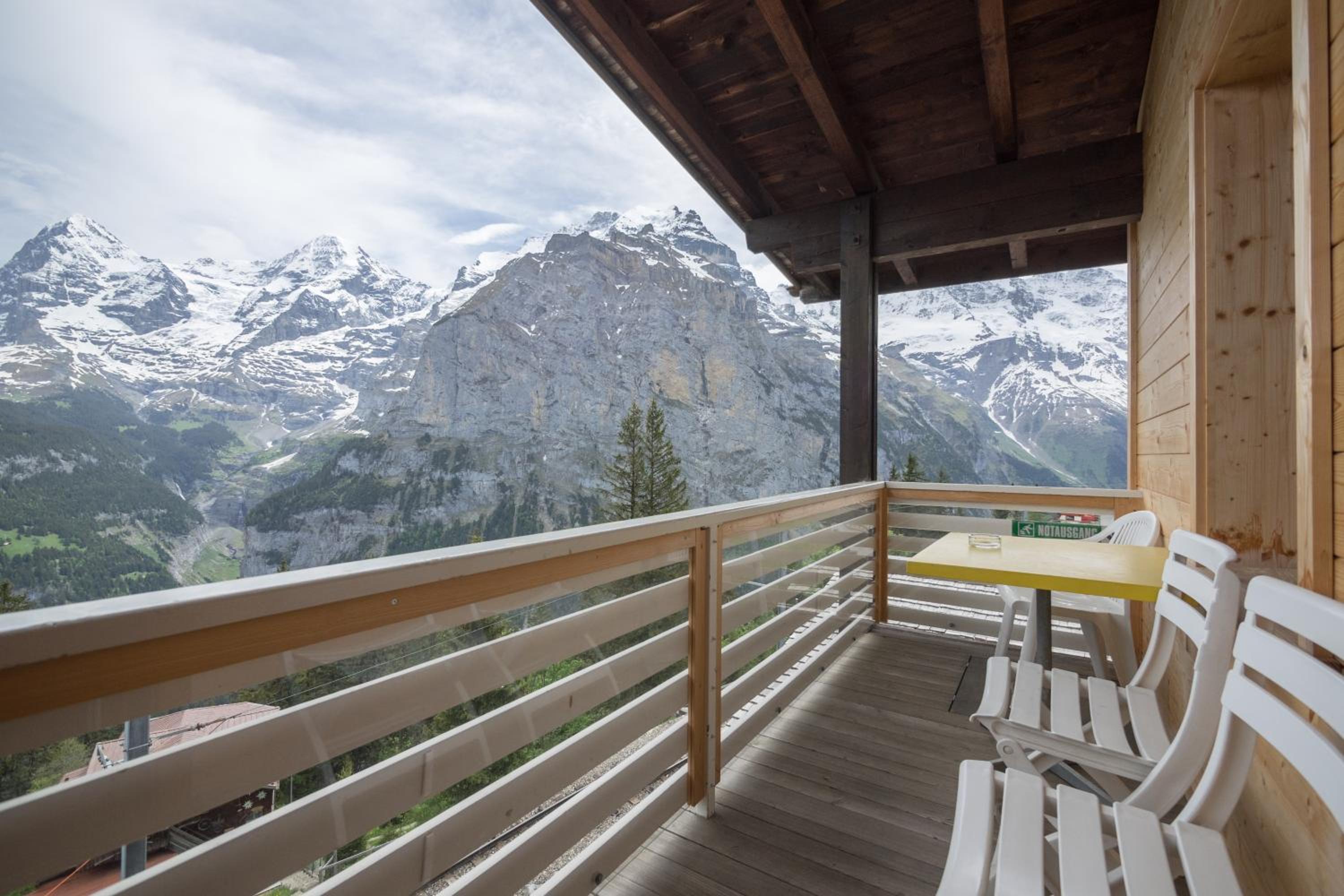 Deluxe Triple Room with Balcony and Mountain View photo 2