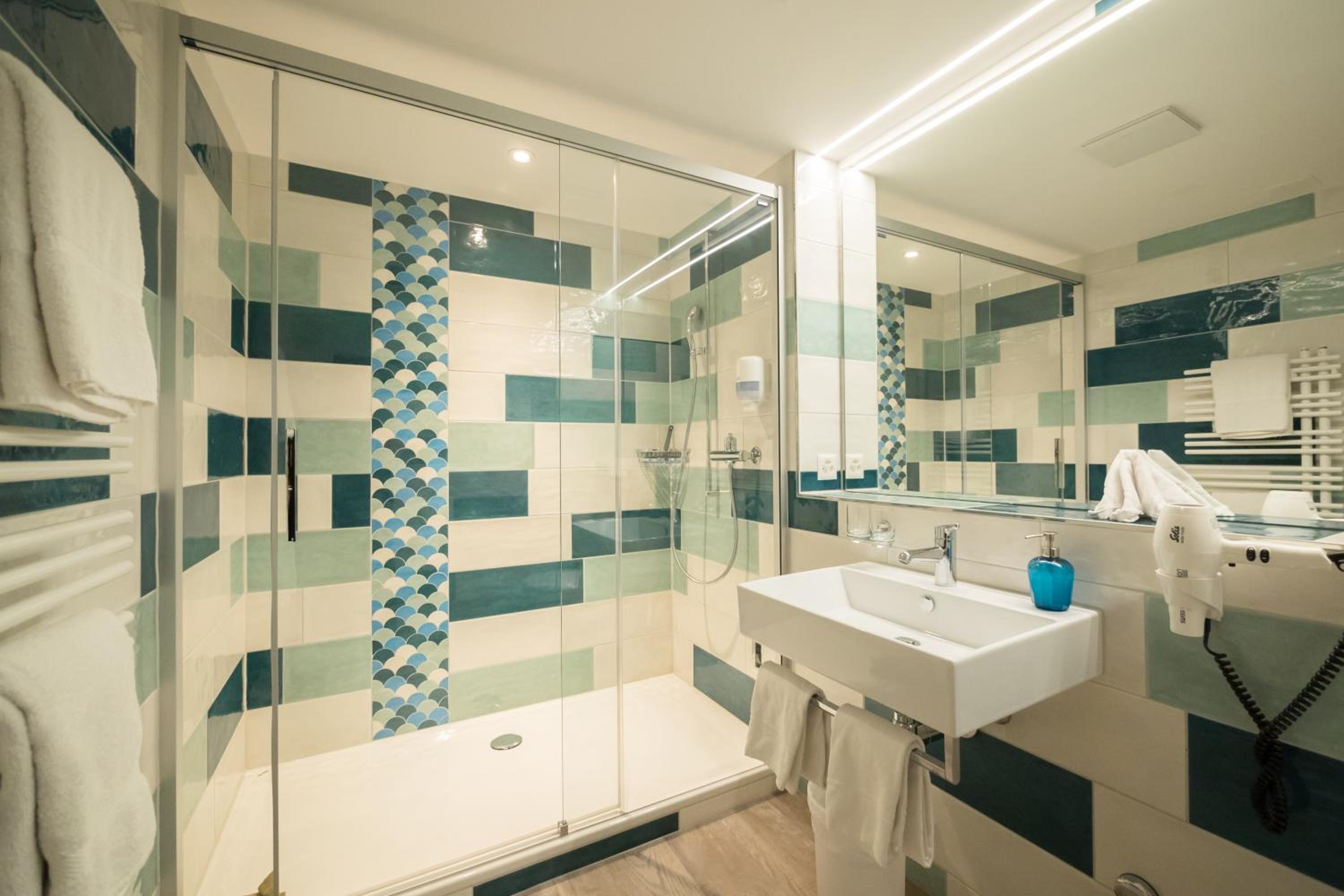 Junior Suite with Balcony photo 3