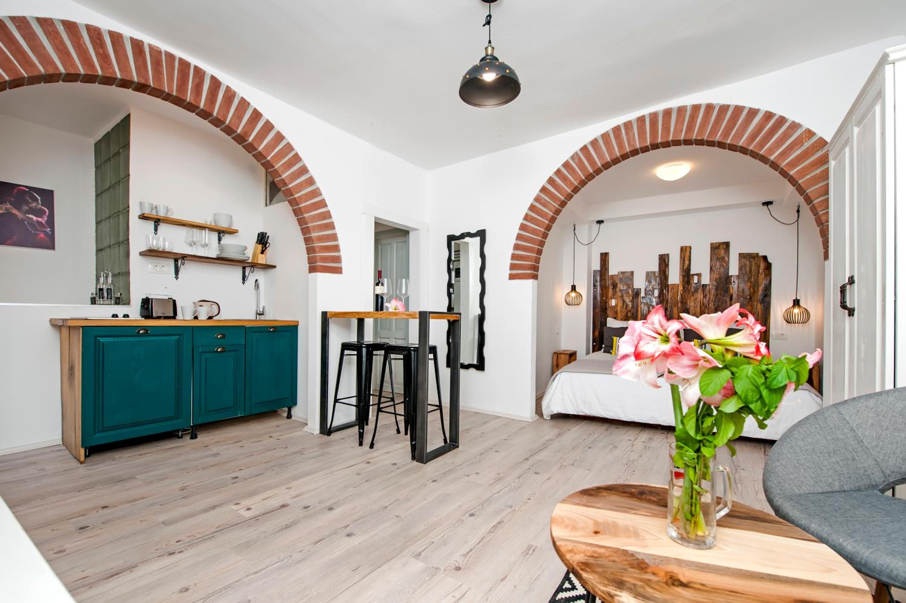 One-Bedroom Apartment