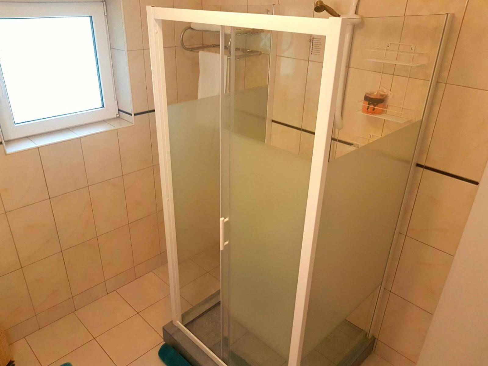 Double Room with Shared Bathroom photo 2