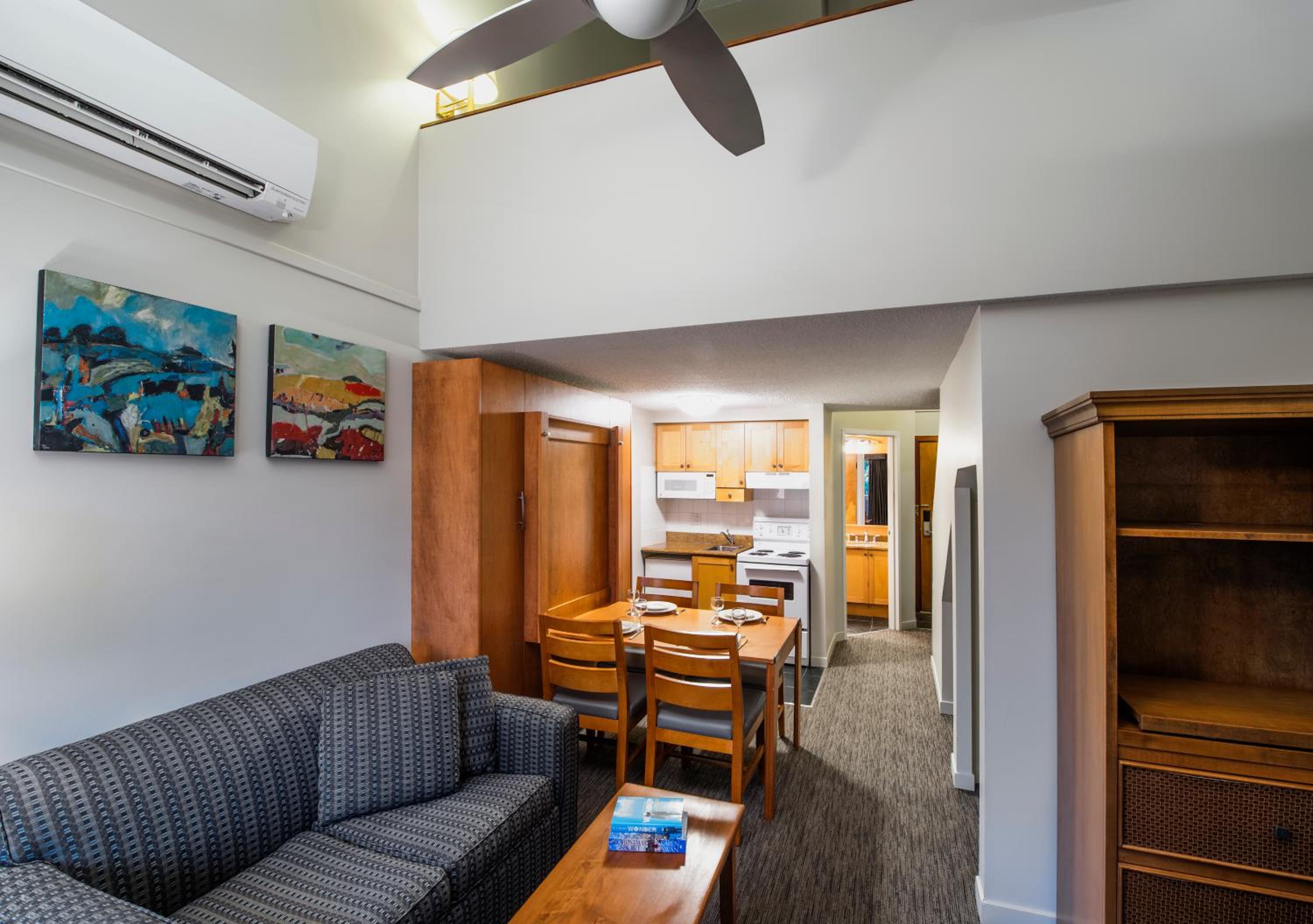 Queen Loft Suite - Photo 3