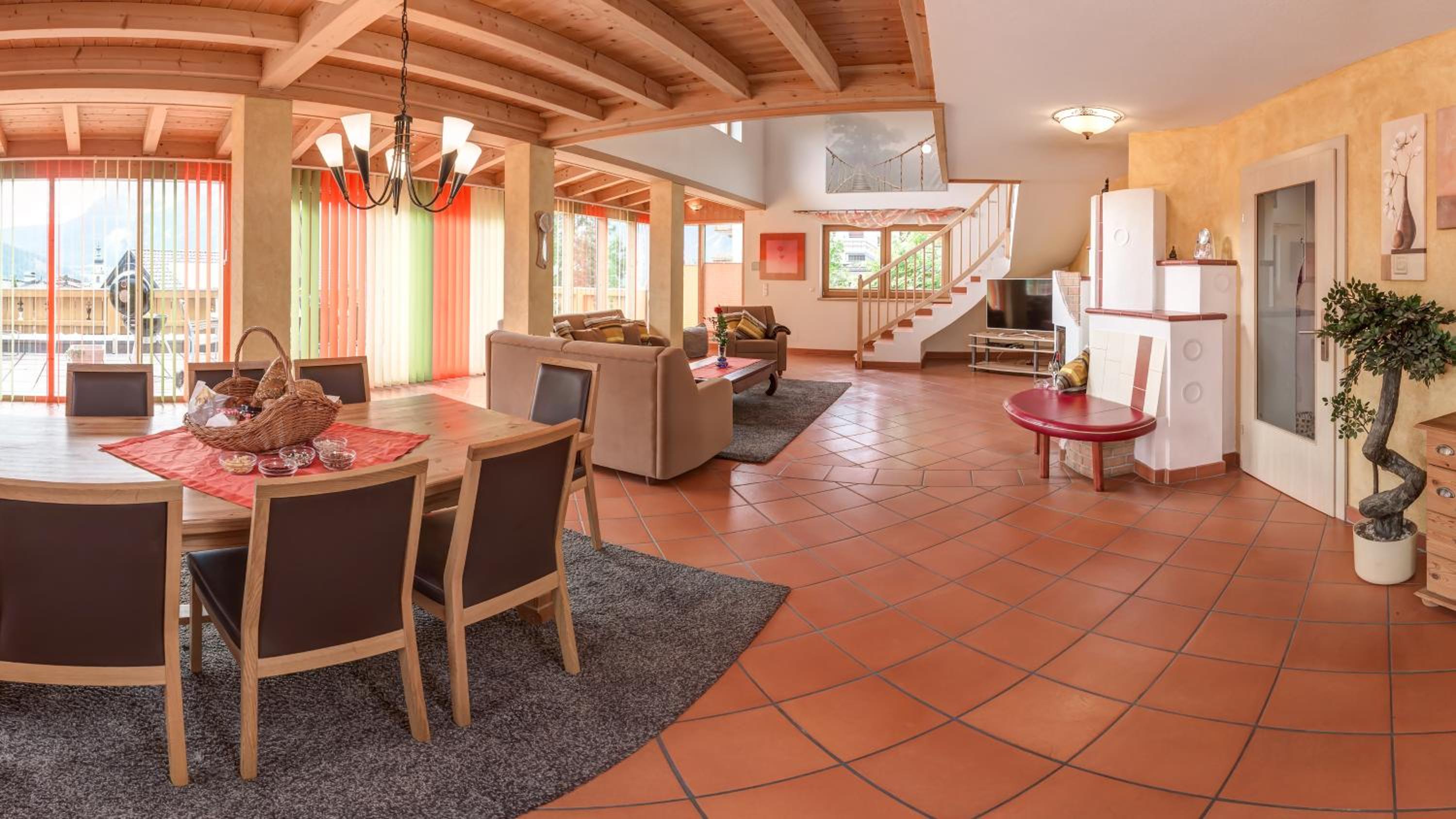 Family Four-Bedroom Apartment