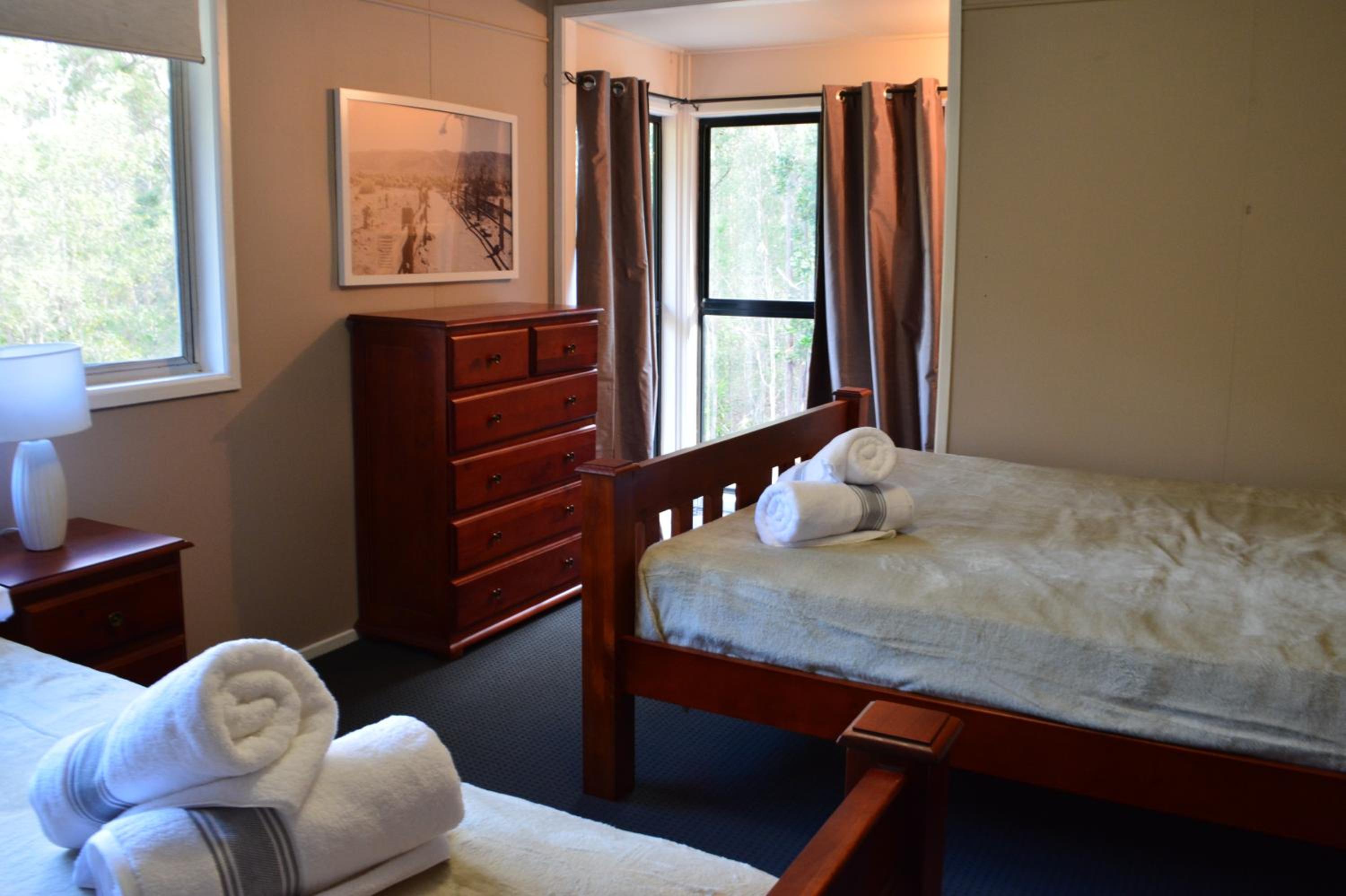 Six-Bedroom House photo 2