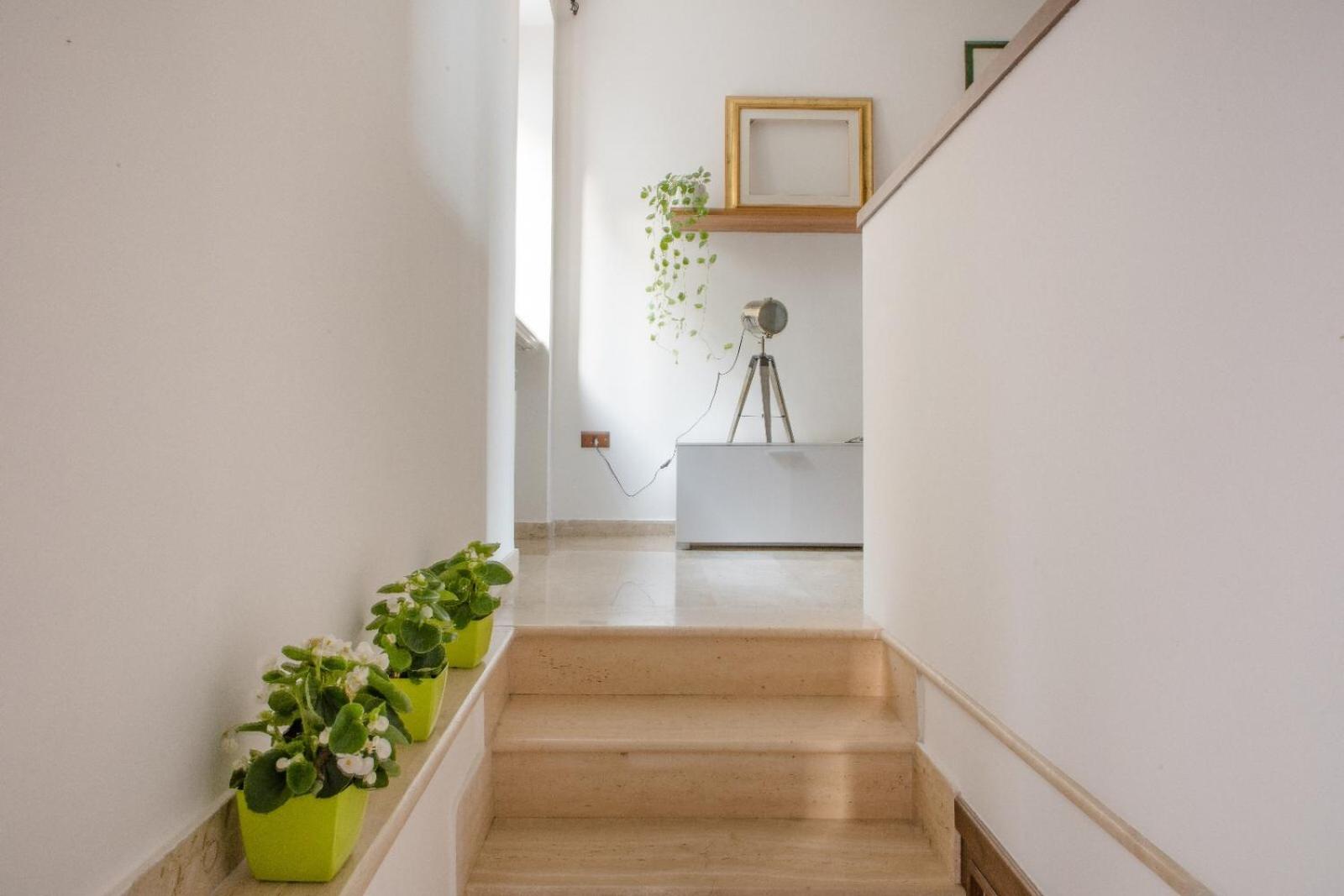Apartment with Mountain View - Photo 6