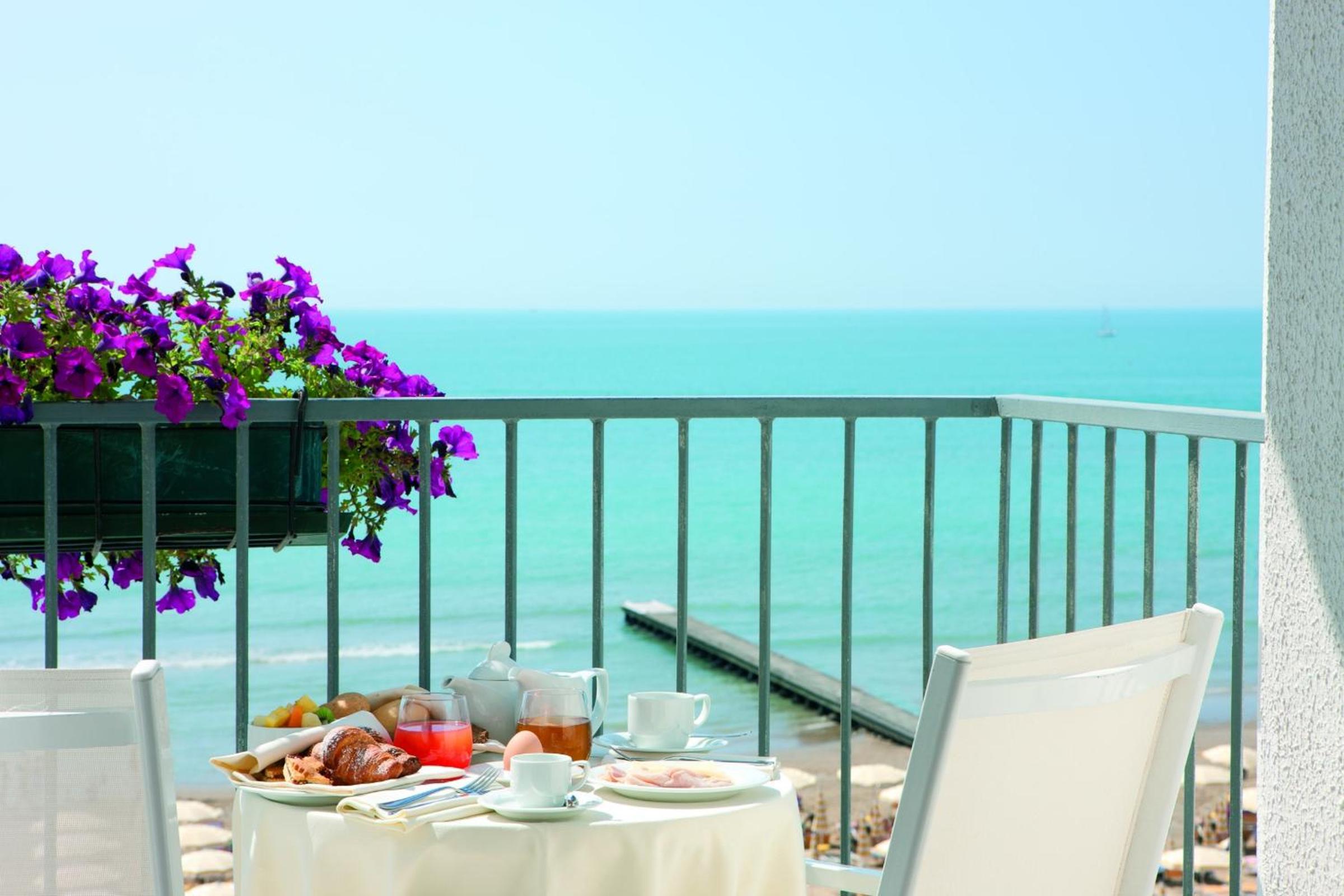 Superior Triple Room with Sea View photo 2