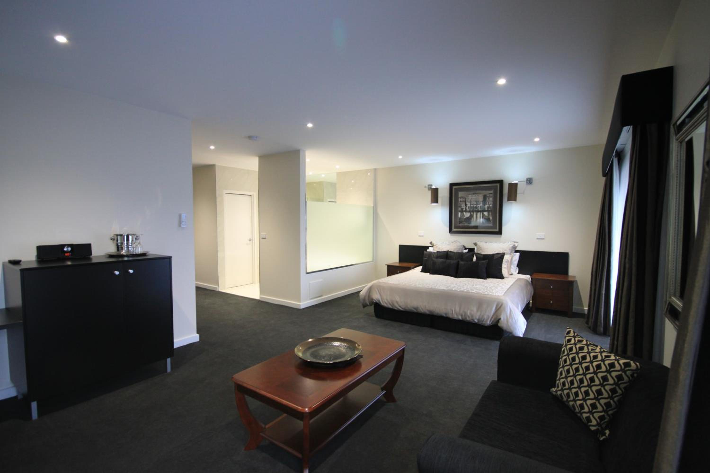 Suite with Spa Bath