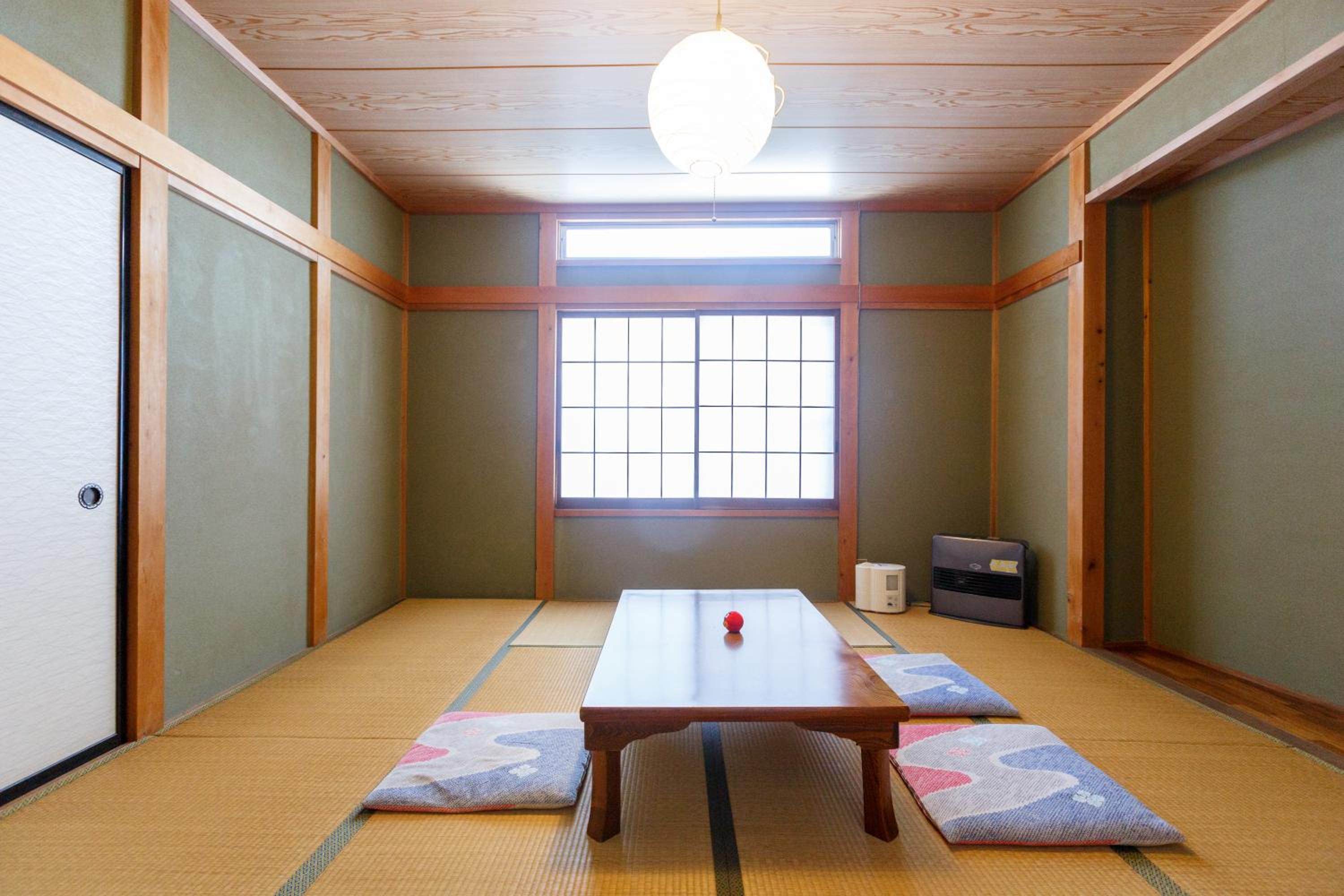 Standard Family Room photo 2