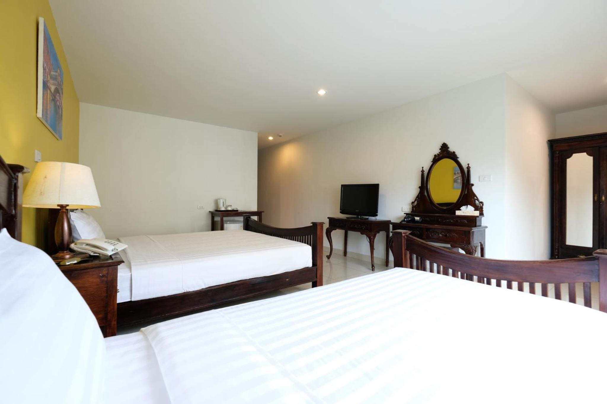 Superior Double or Twin Room photo 3