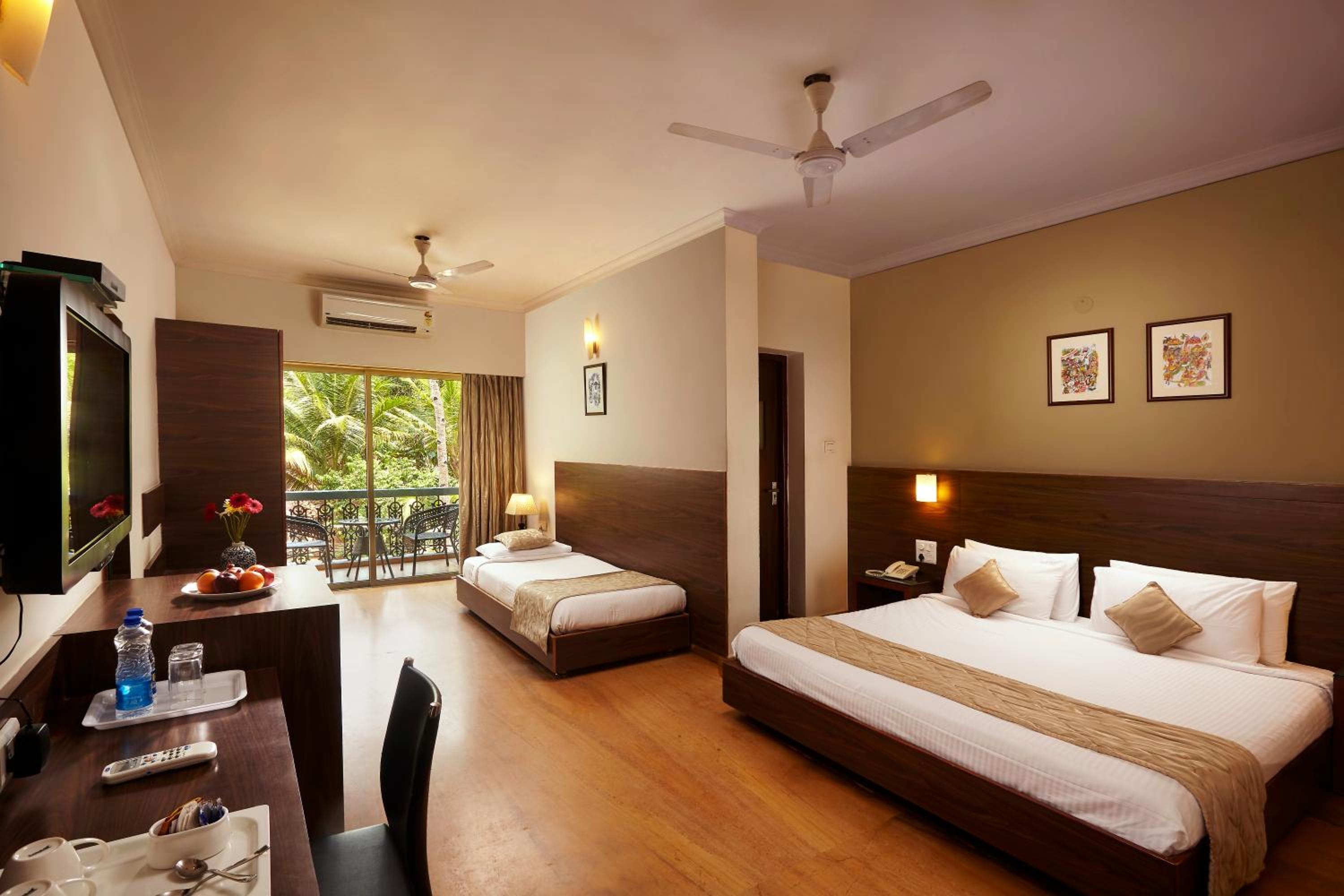 Luxury Room with Balcony photo 1