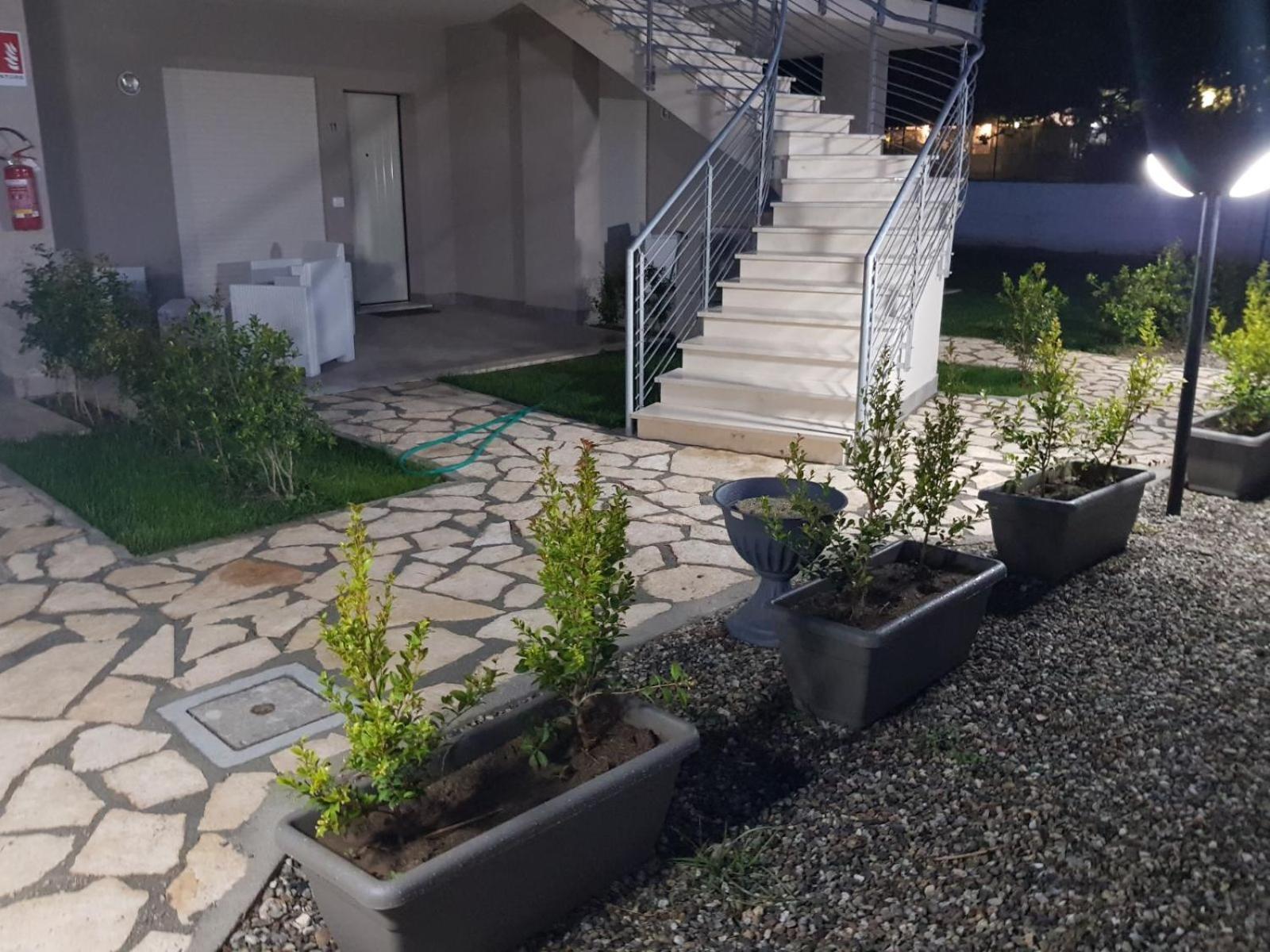 Two-Bedroom House - Photo 8