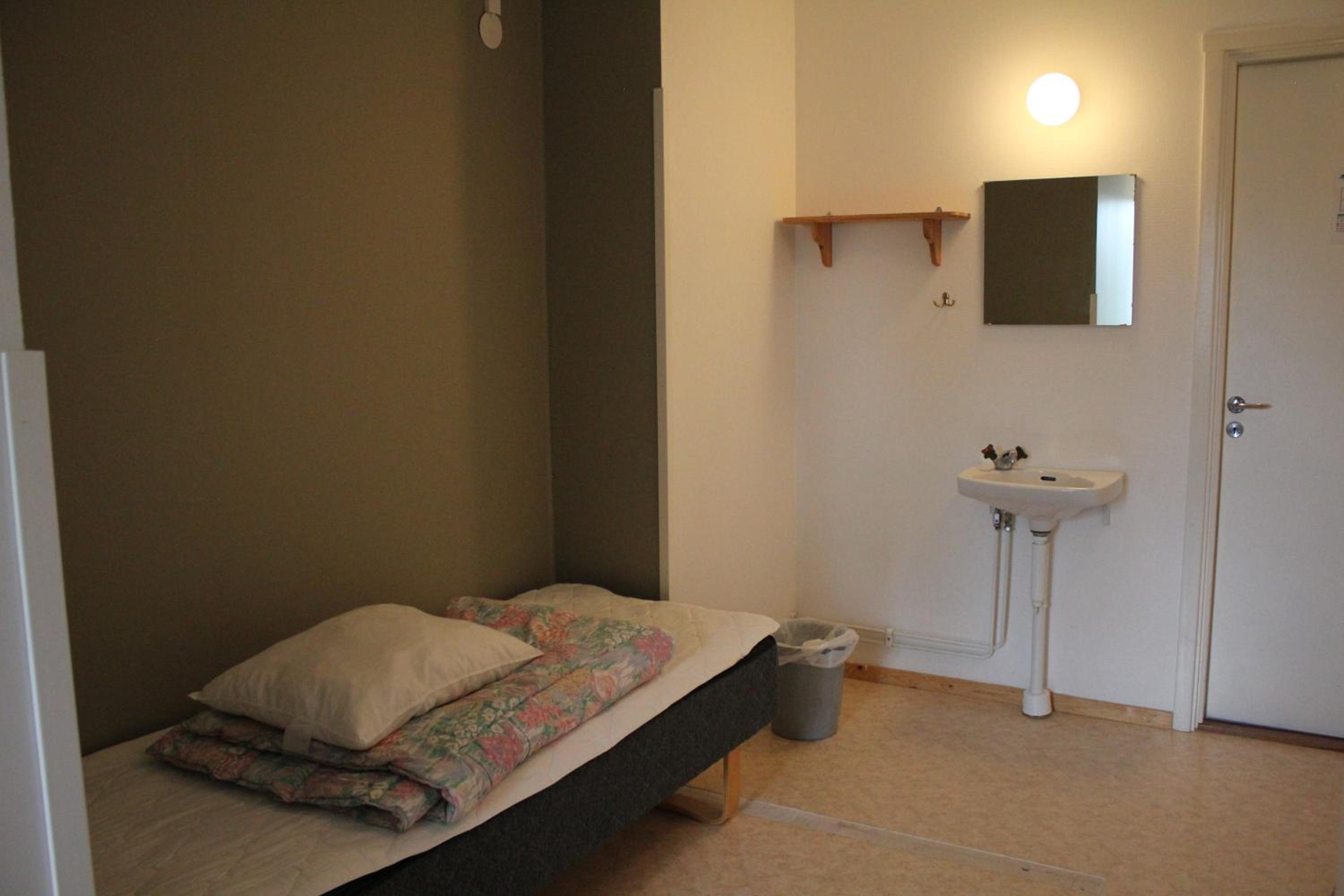 Standard Twin Room with Private Toilet photo 1