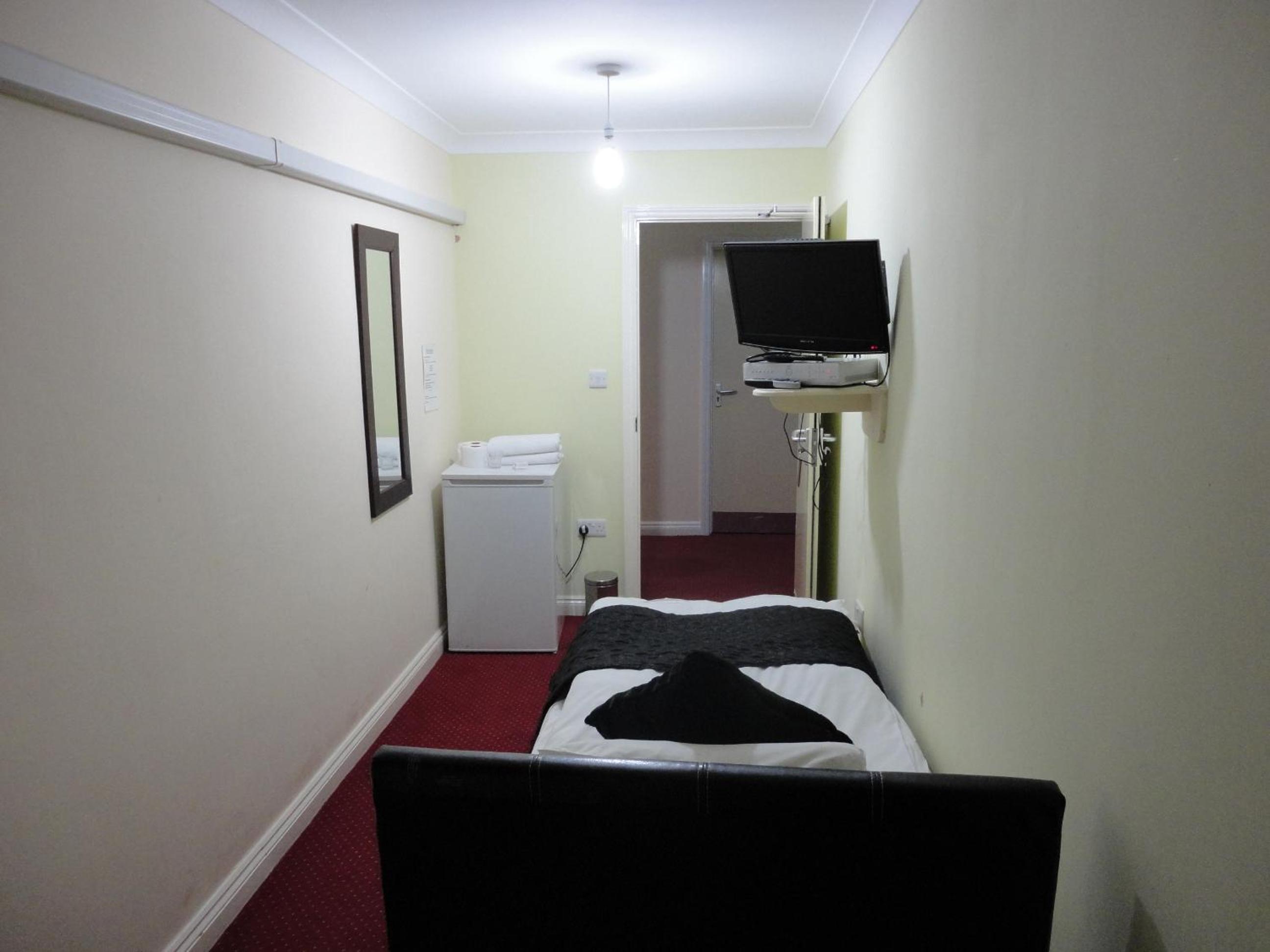 Economy Twin Room photo 1