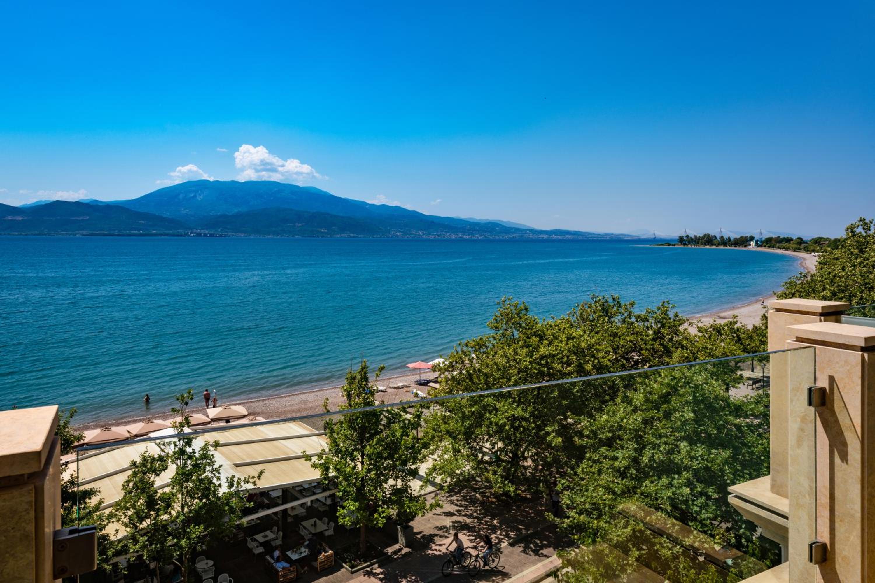 Superior Triple Room with Sea View - Photo 8