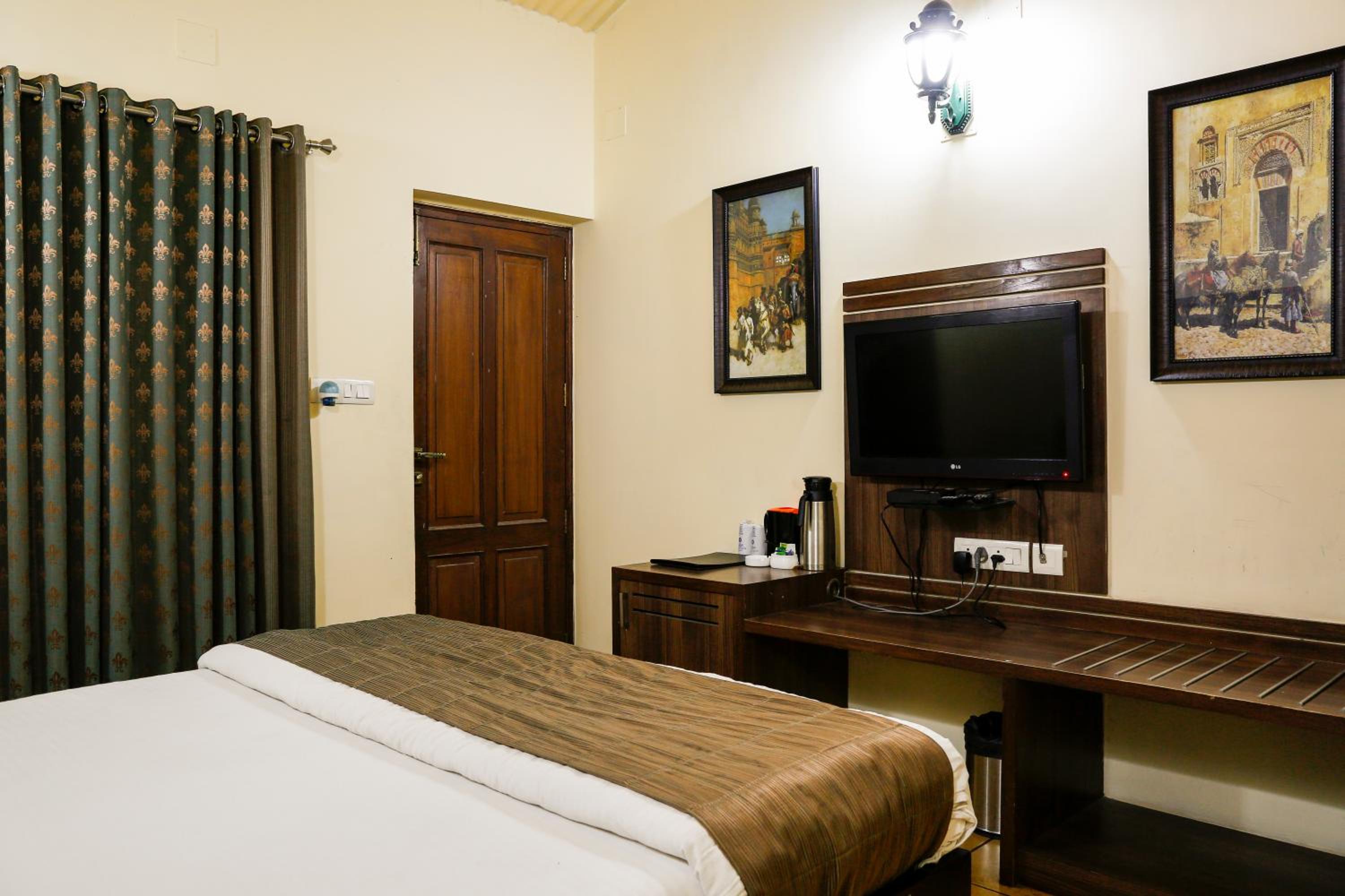 Deluxe Double Room photo 3