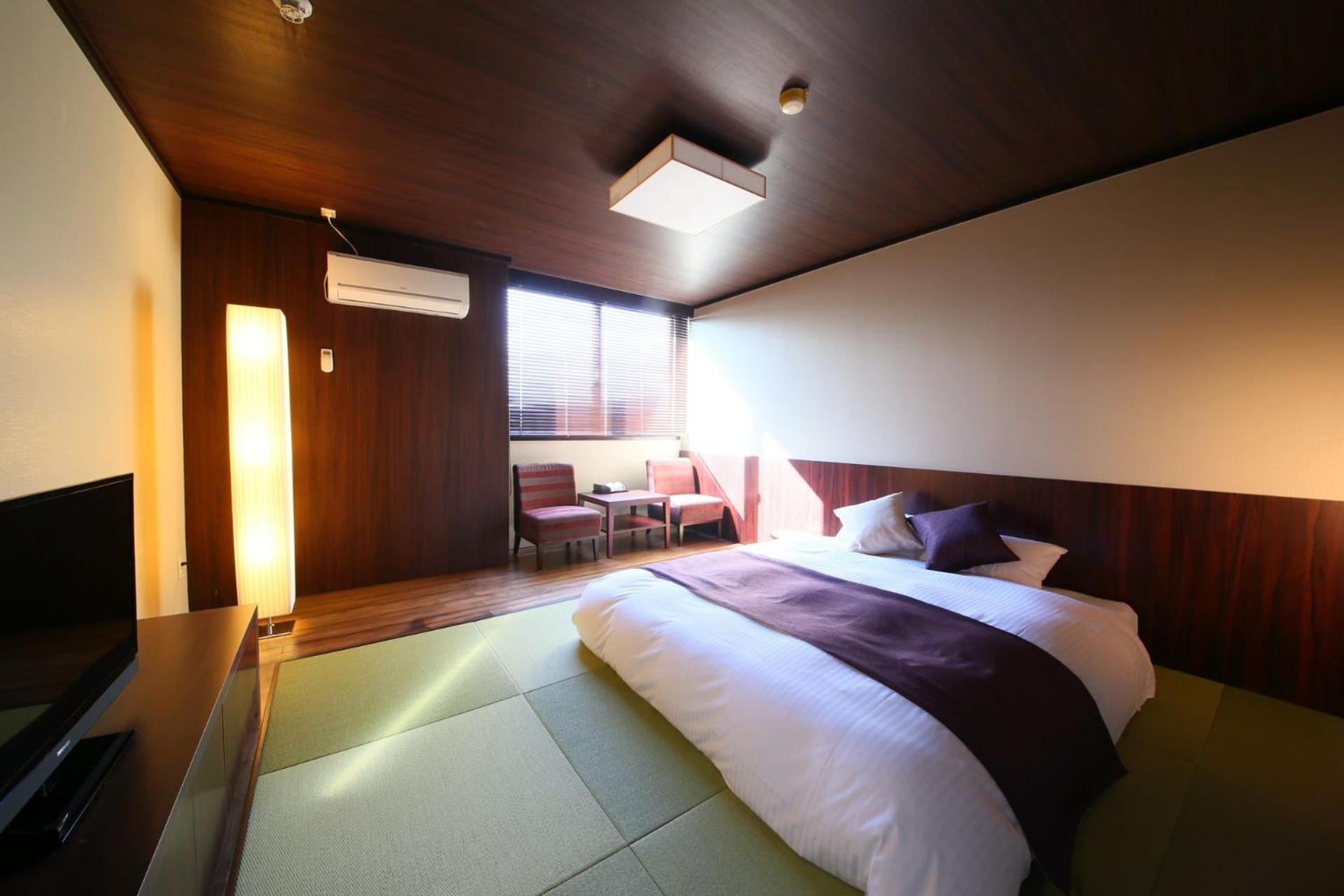 Double Room with Shared Bathroom - Non-Smoking photo 1