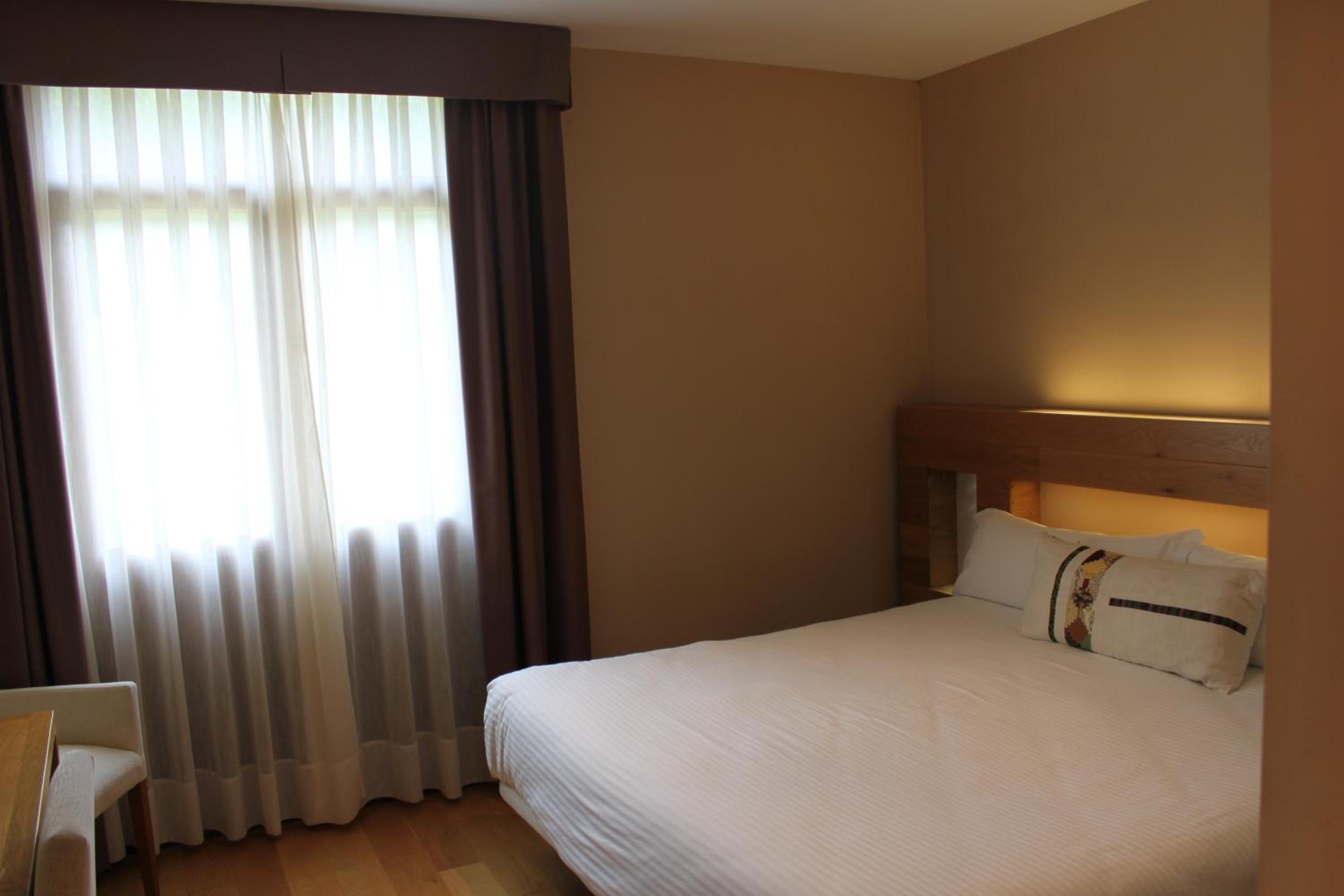 Double or Twin Room - Photo 12