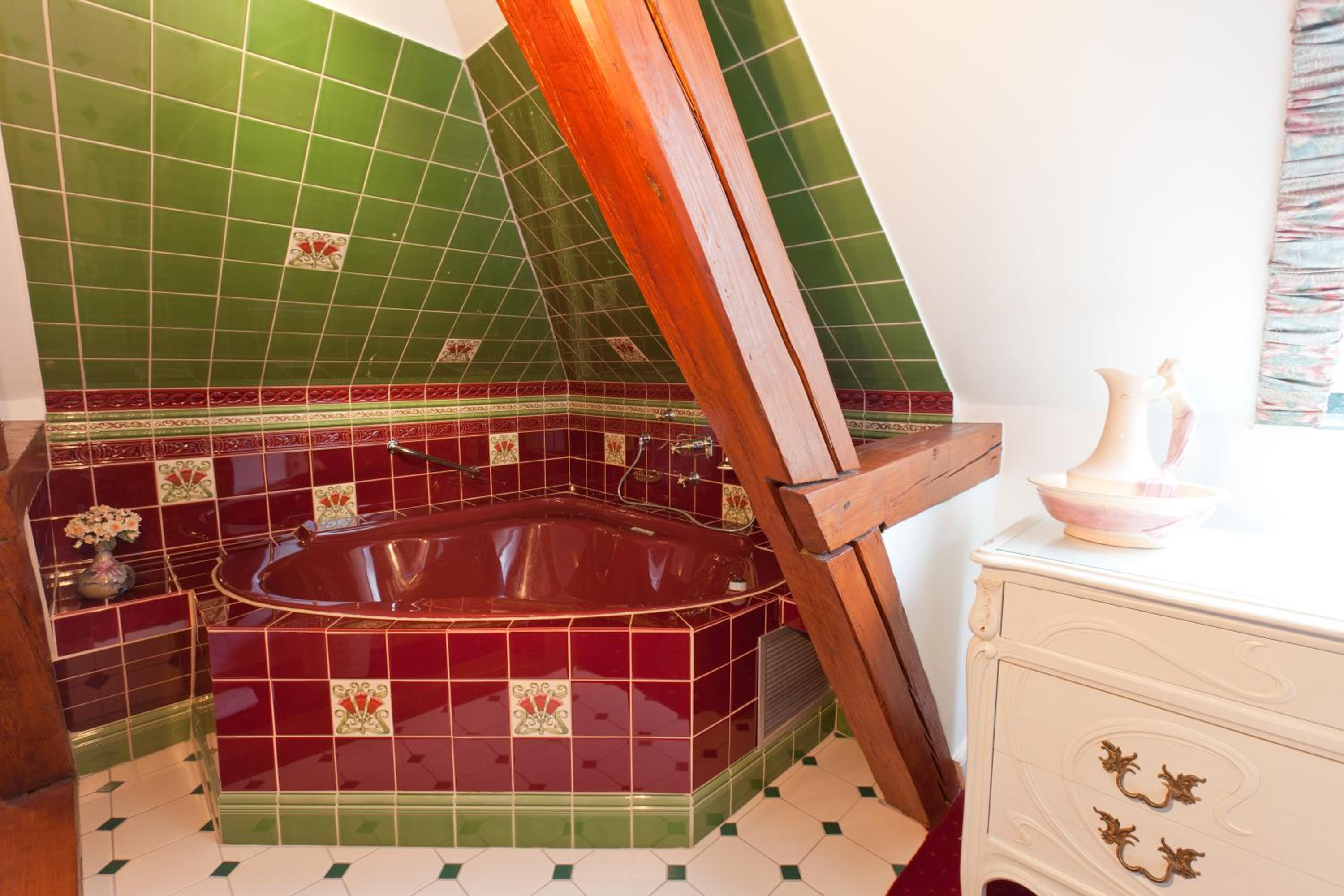 Deluxe Room - Photo 10