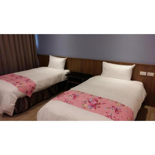 Standard Twin Room photo 2