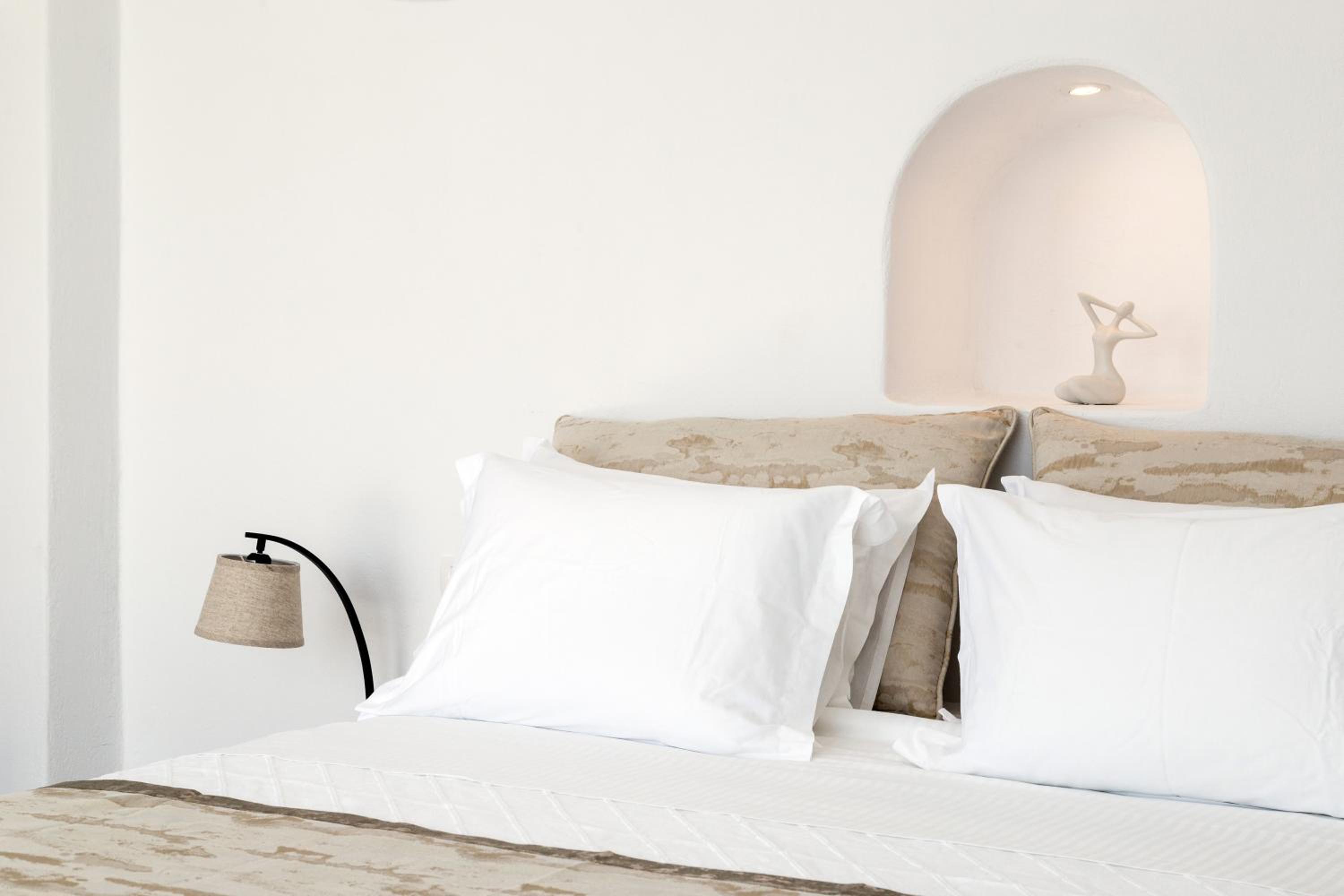 Topaz Suite with Private Pool and Caldera View photo 3