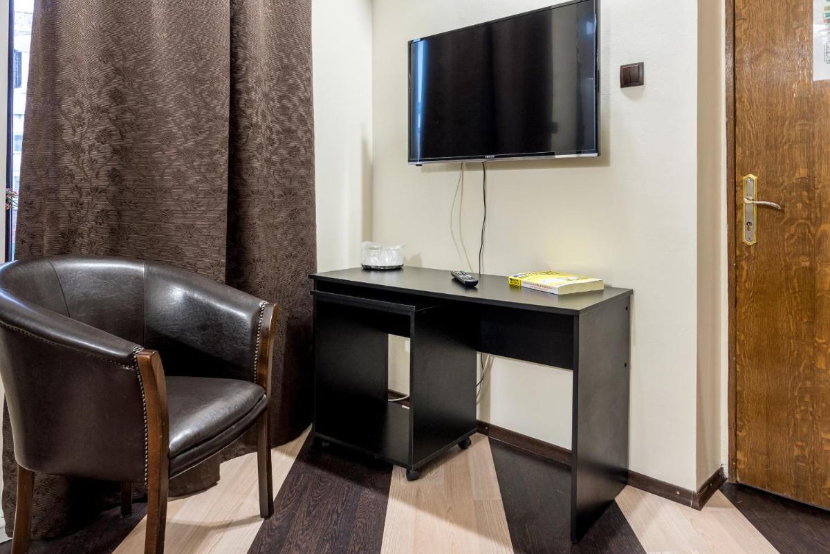 Double Room - Photo 5