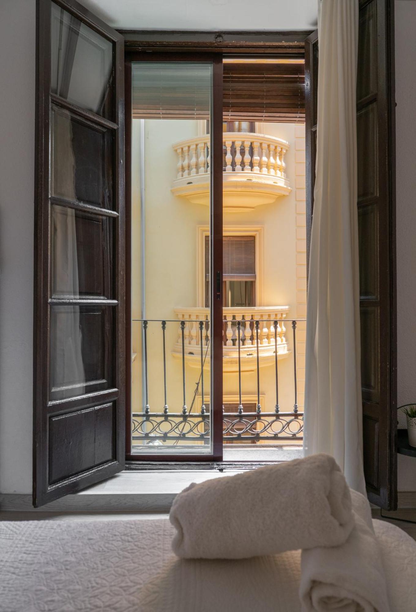 Classic Double Room with Balcony photo 2