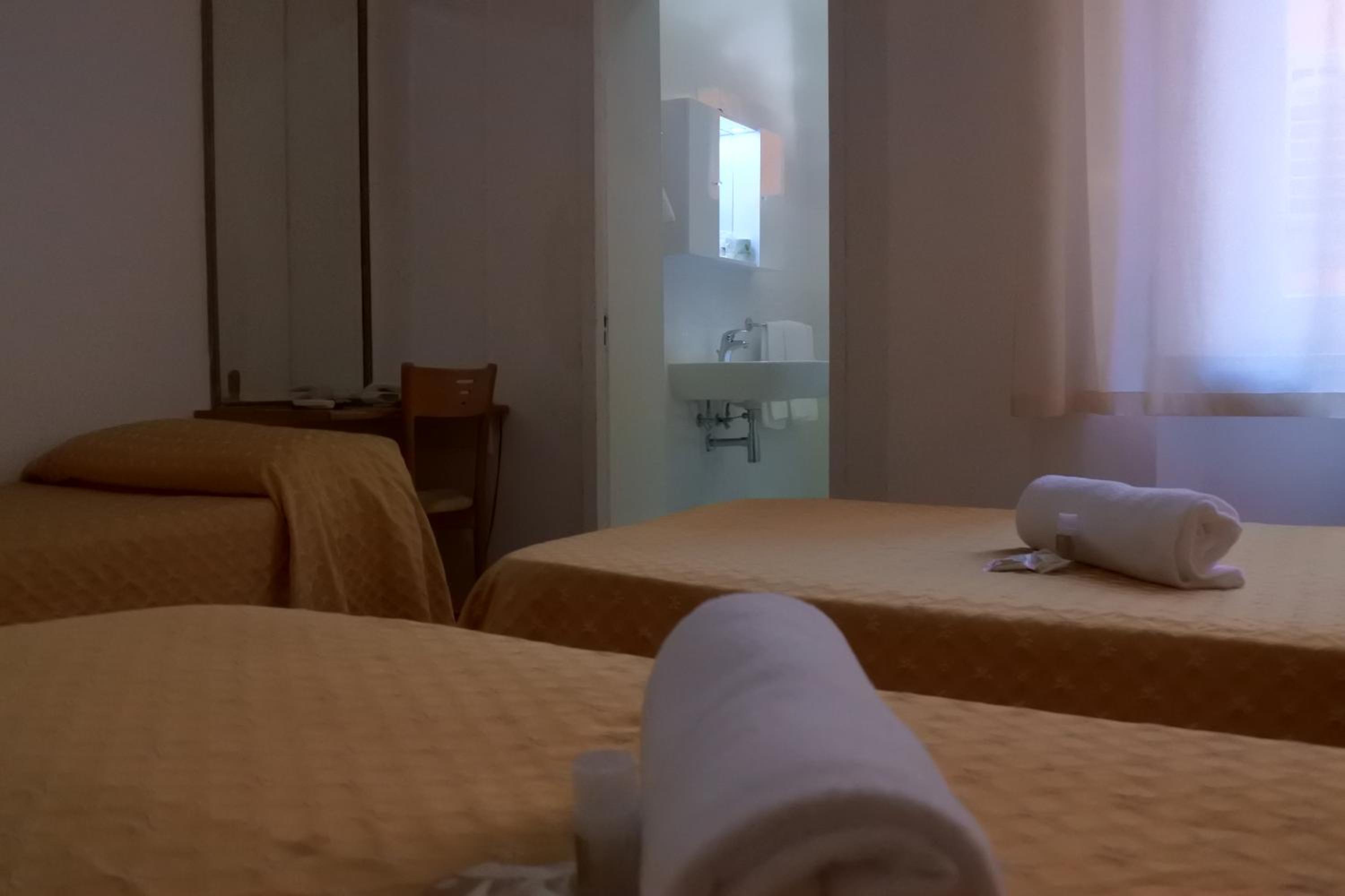 Economy Triple Room