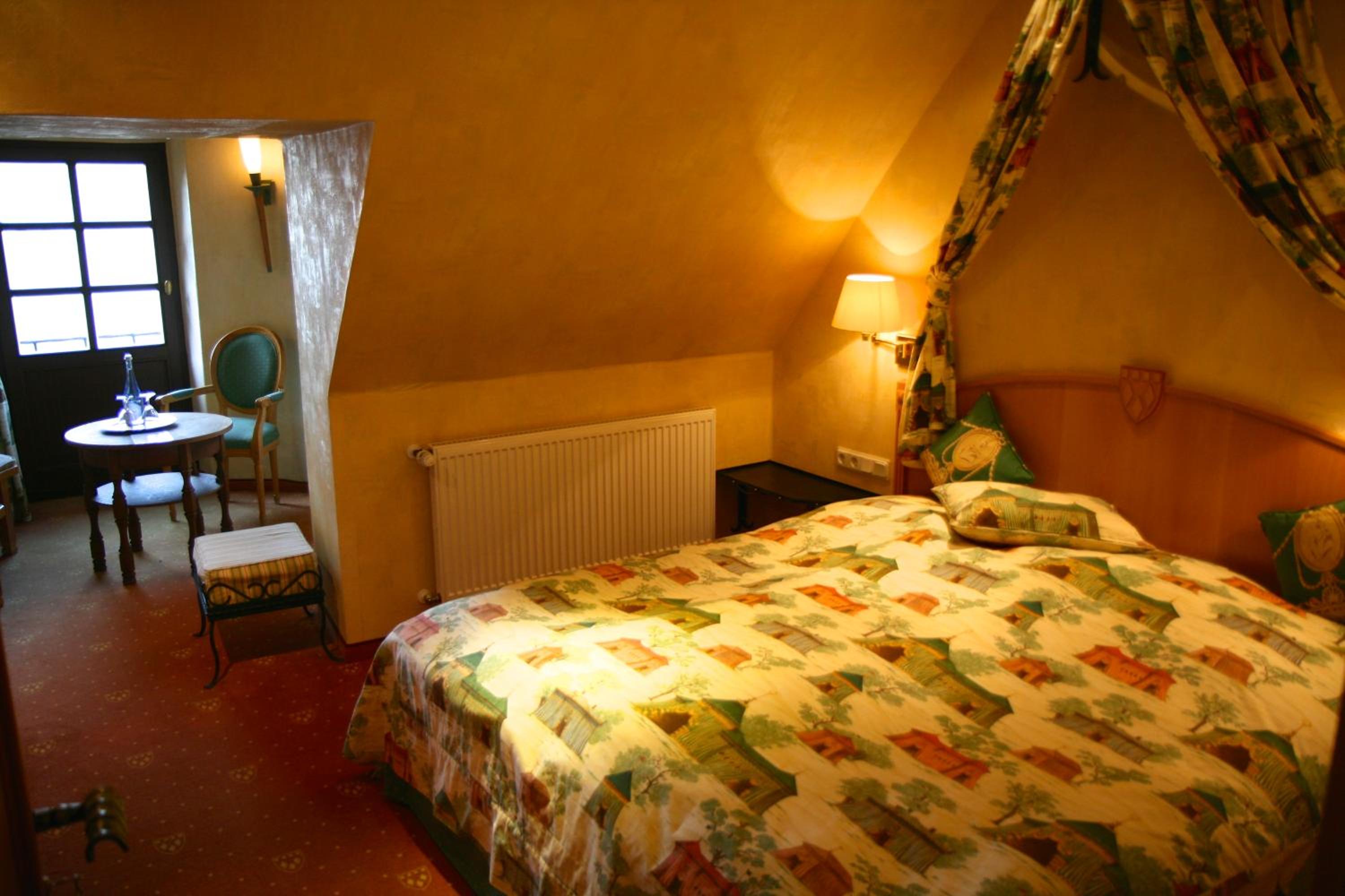 Double Room with Balcony - Photo 7