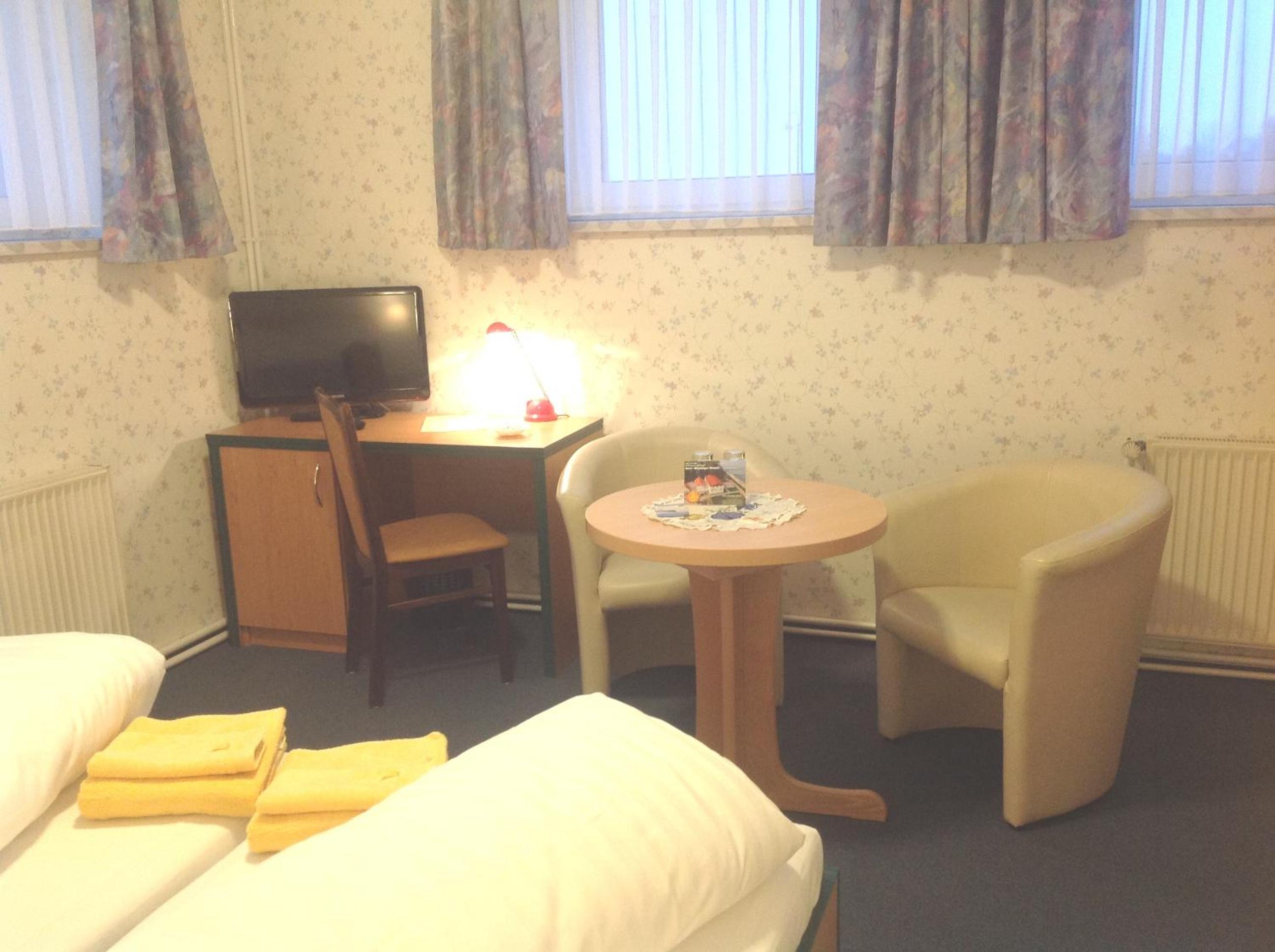 Economy Double Room photo 2