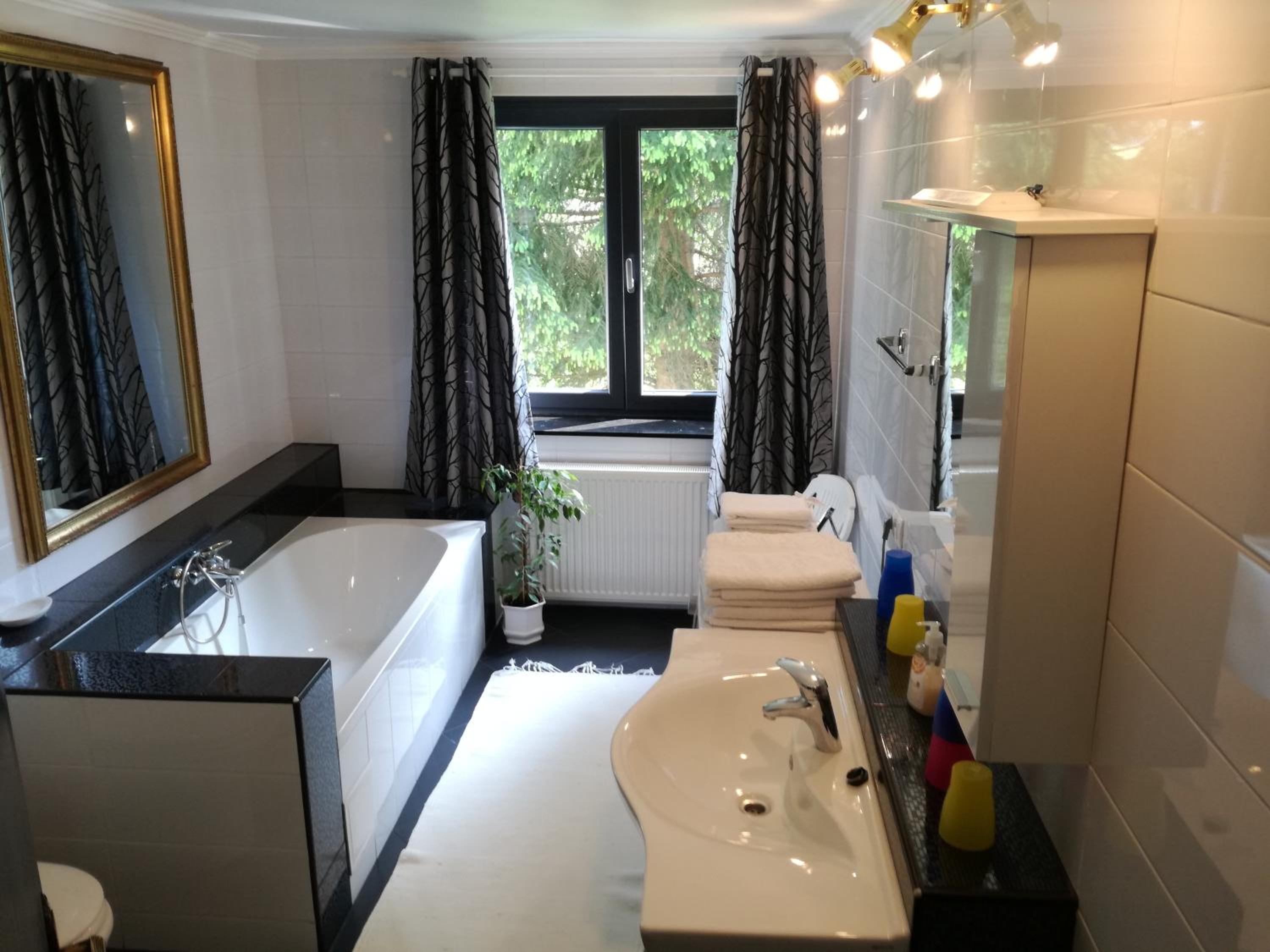 Duplex Two-Bedroom Apartment with Terrace - Photo 9