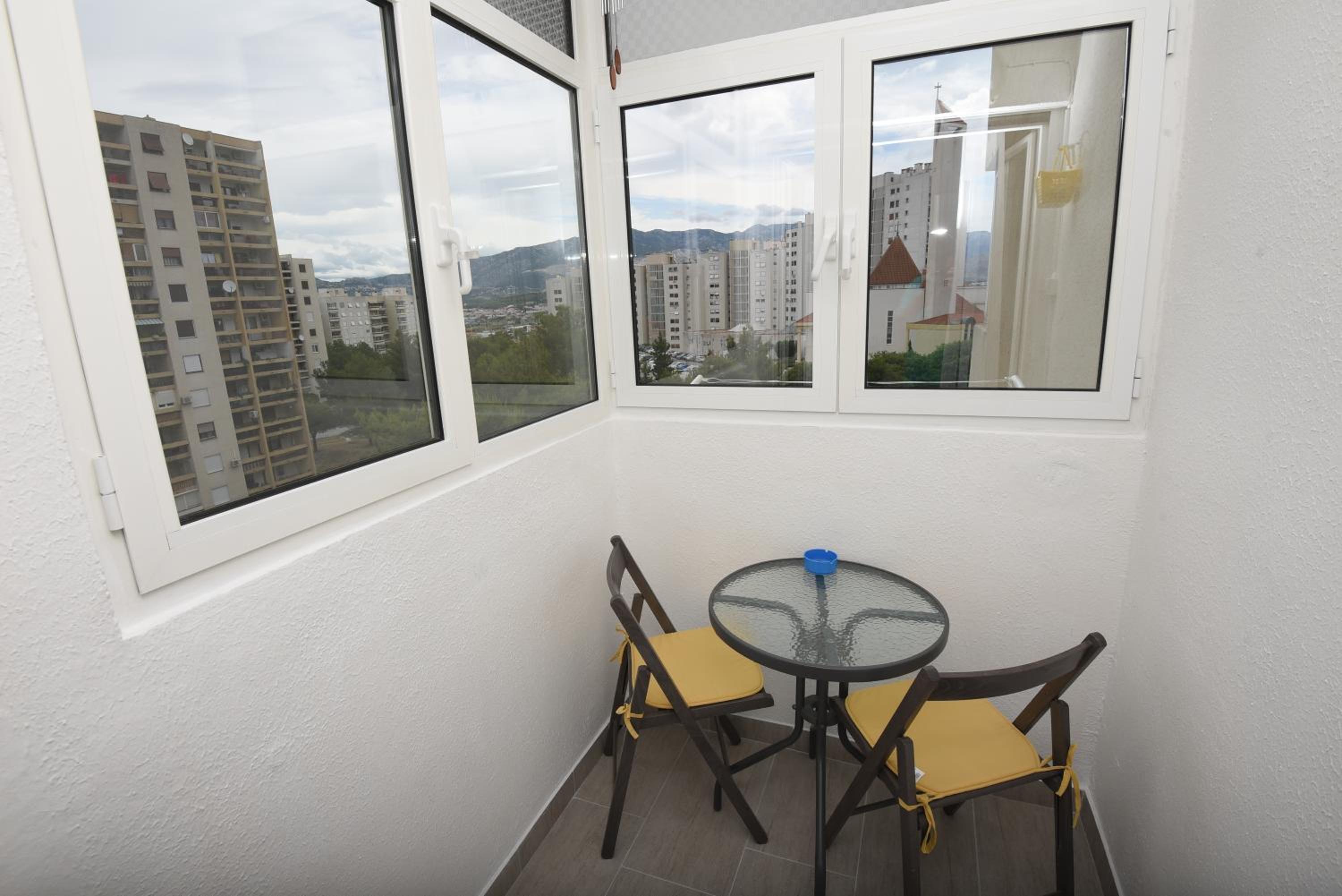 Apartment with Balcony - Photo 9