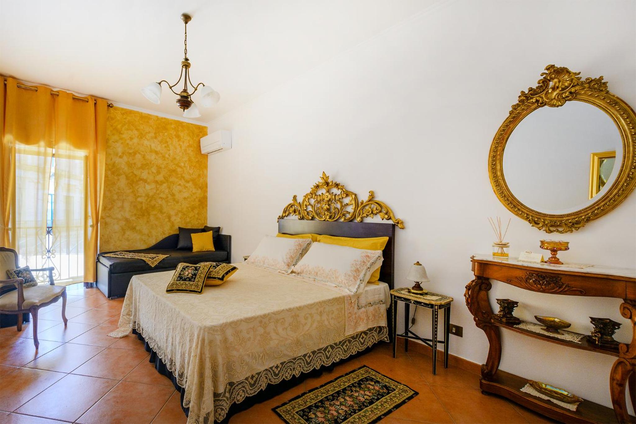 Deluxe Double Room (2 Adults + 1 Child) - Photo 1