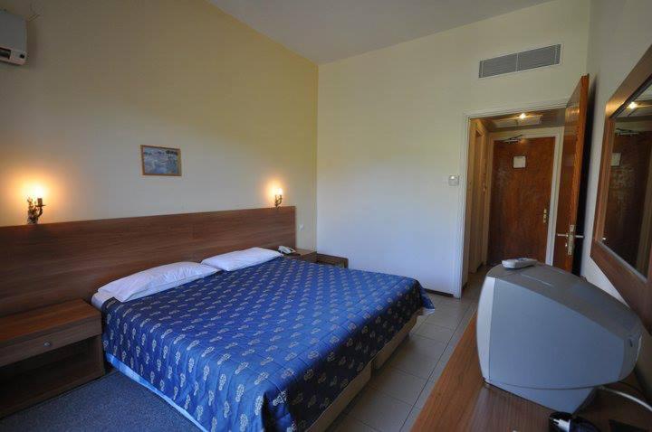Twin Room with Garden View - Photo 2