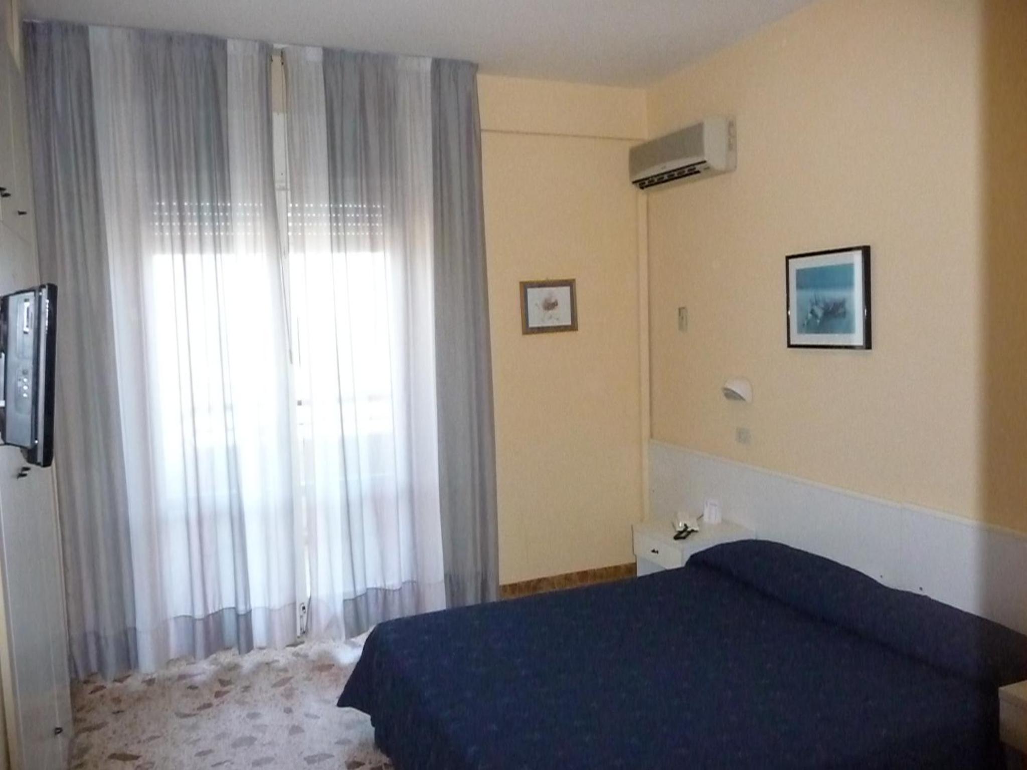 Double Room with Sea View - Photo 6