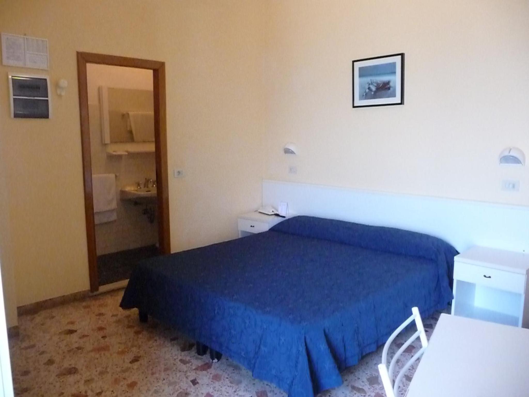 Double Room with Sea View - Photo 8