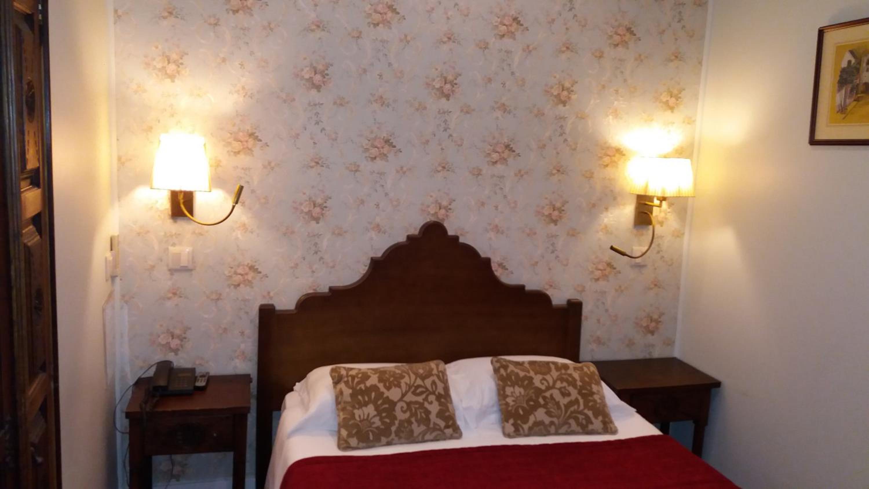 Budget Single Room thumbnail 6