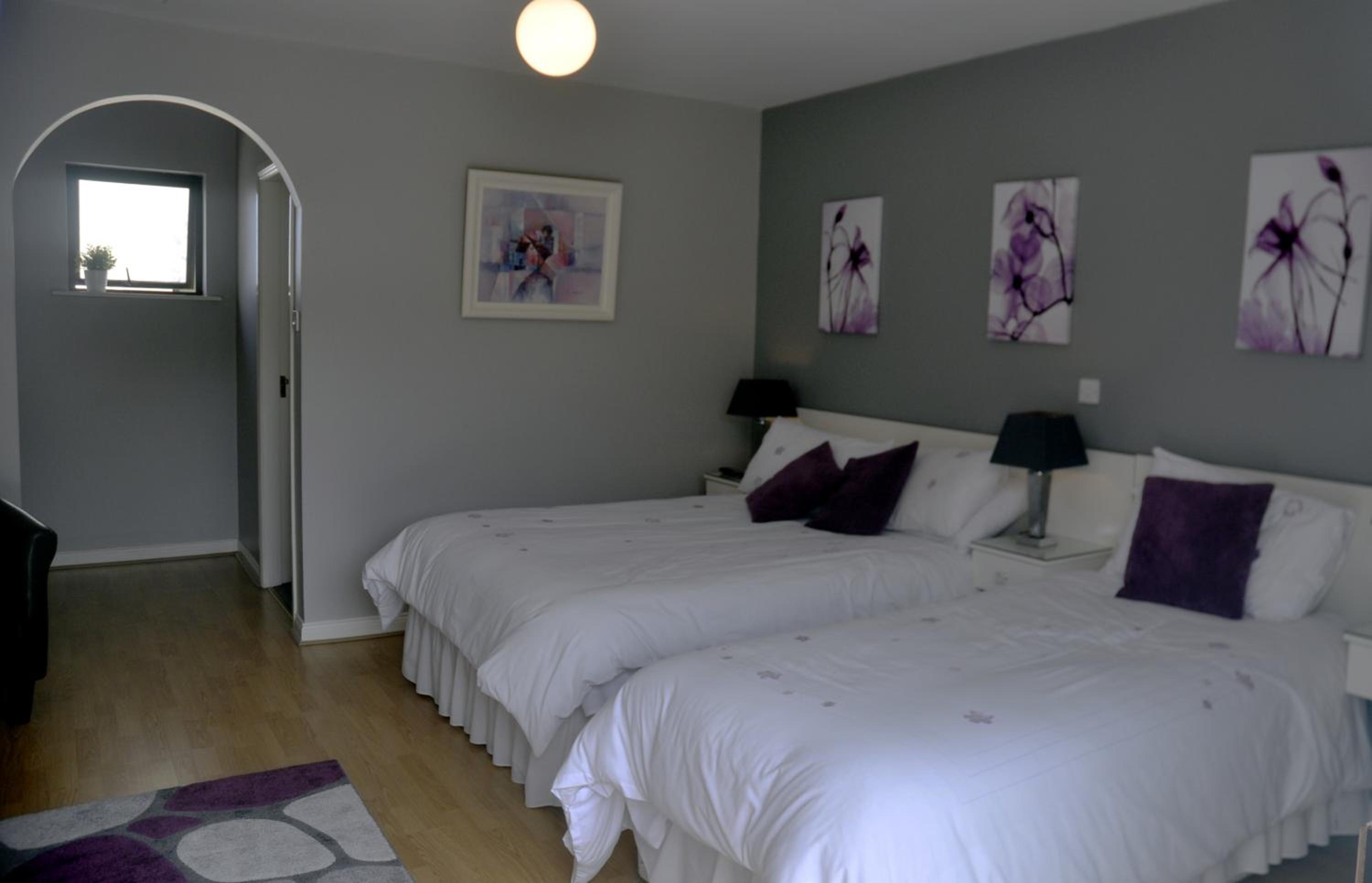 Double or Twin Room with Mountain View - Photo 4