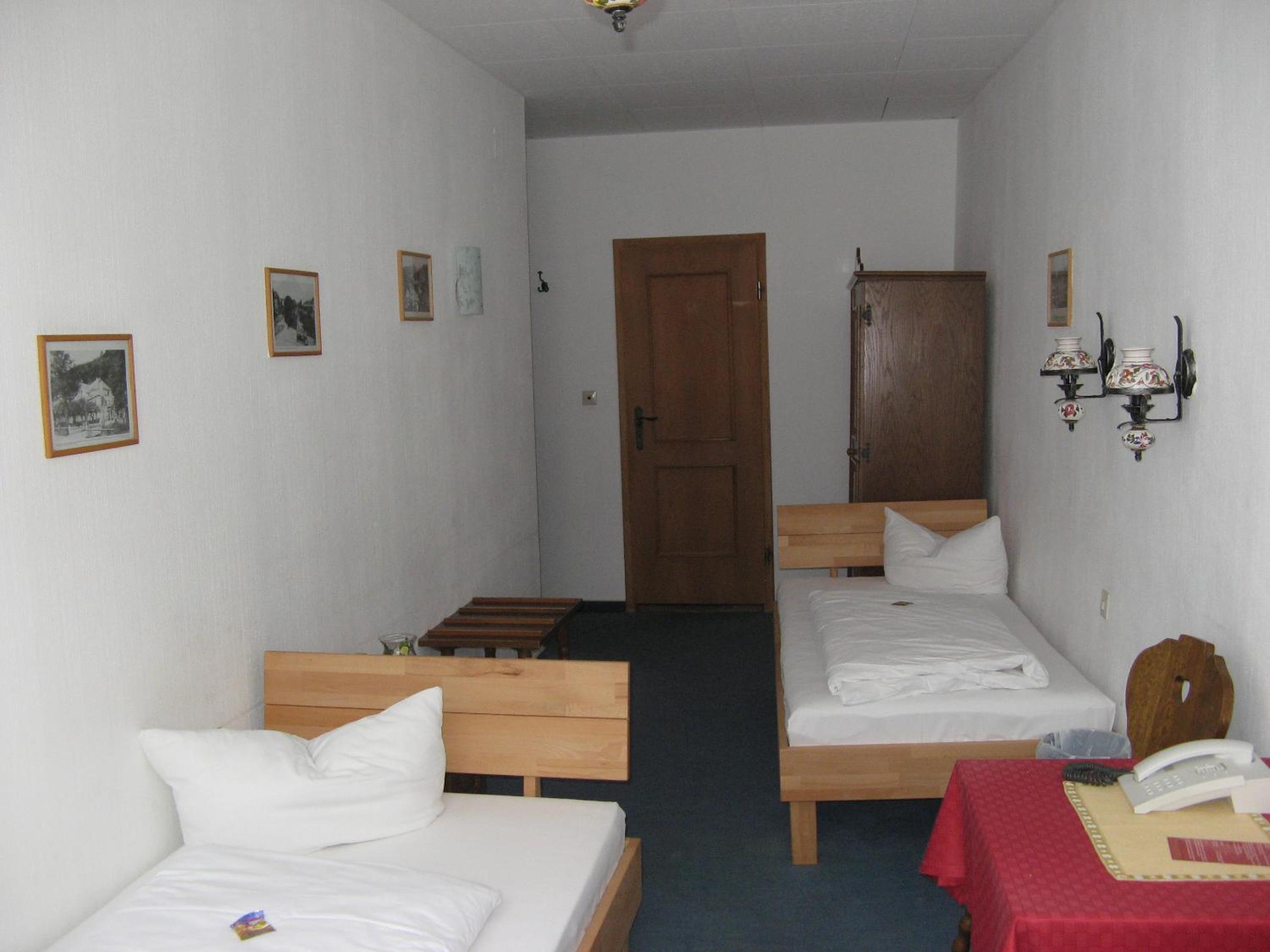Twin Room with Private Bathroom photo 3