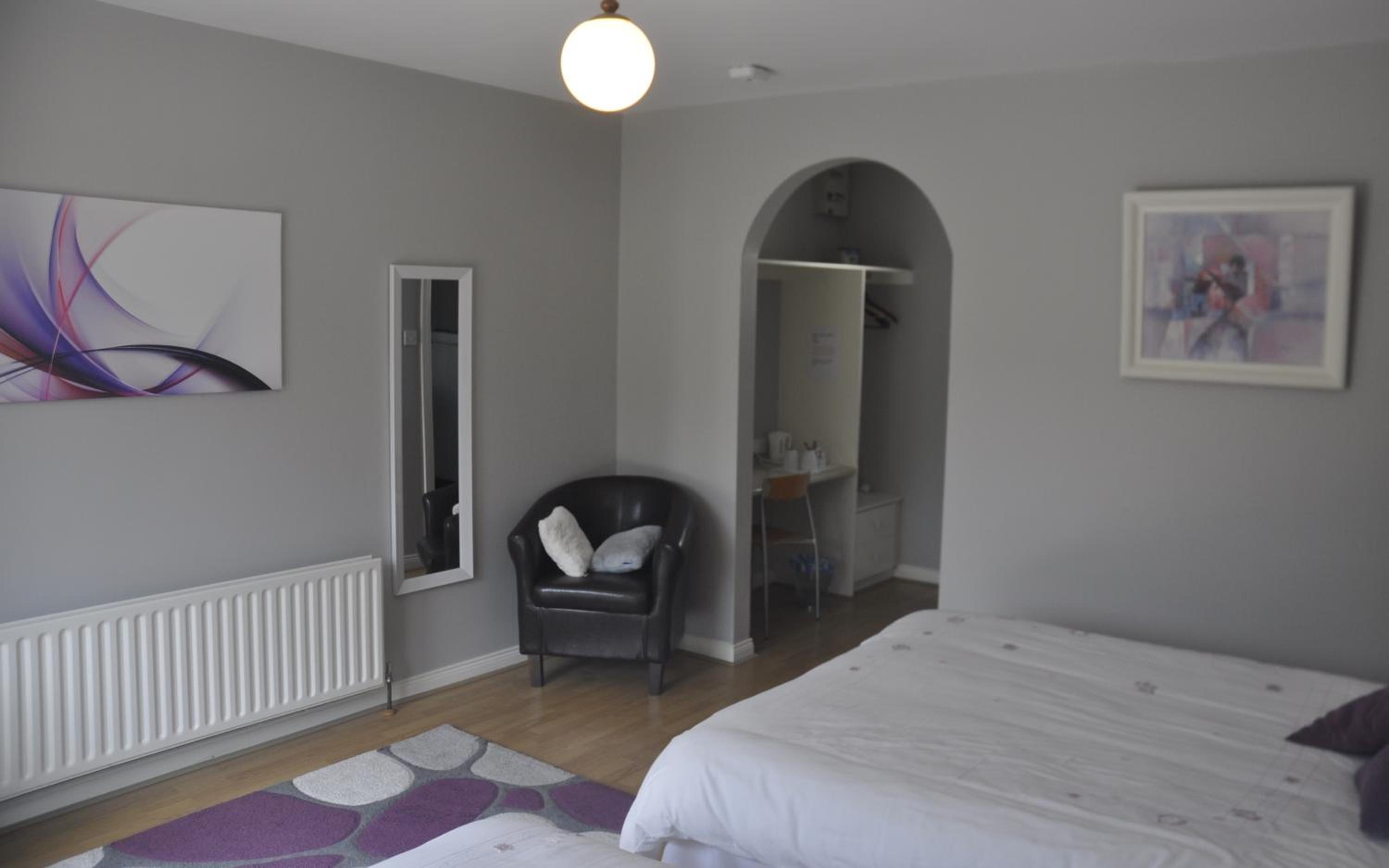Double or Twin Room with Mountain View - Photo 3