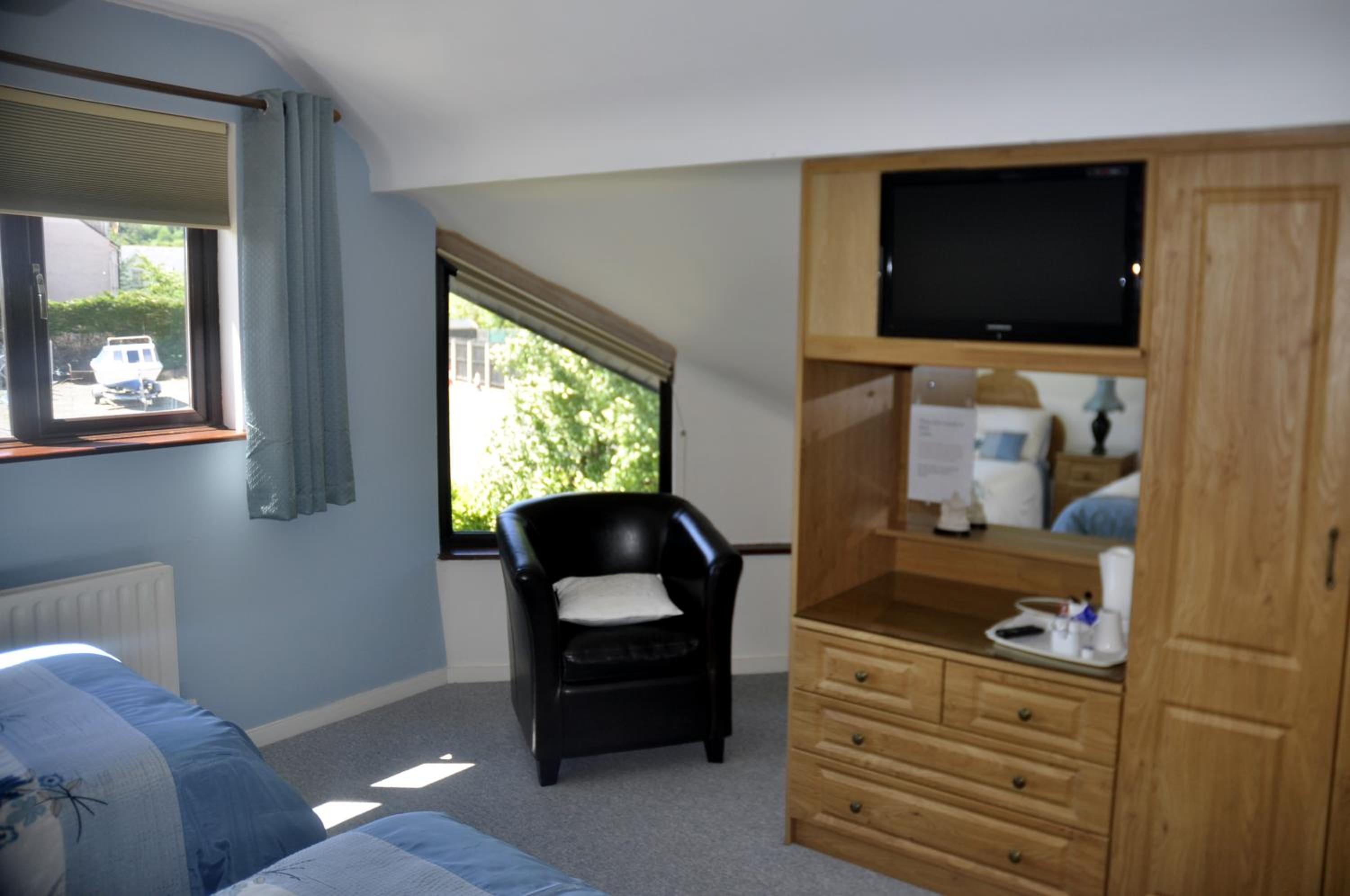 Standard Twin Room - Photo 5