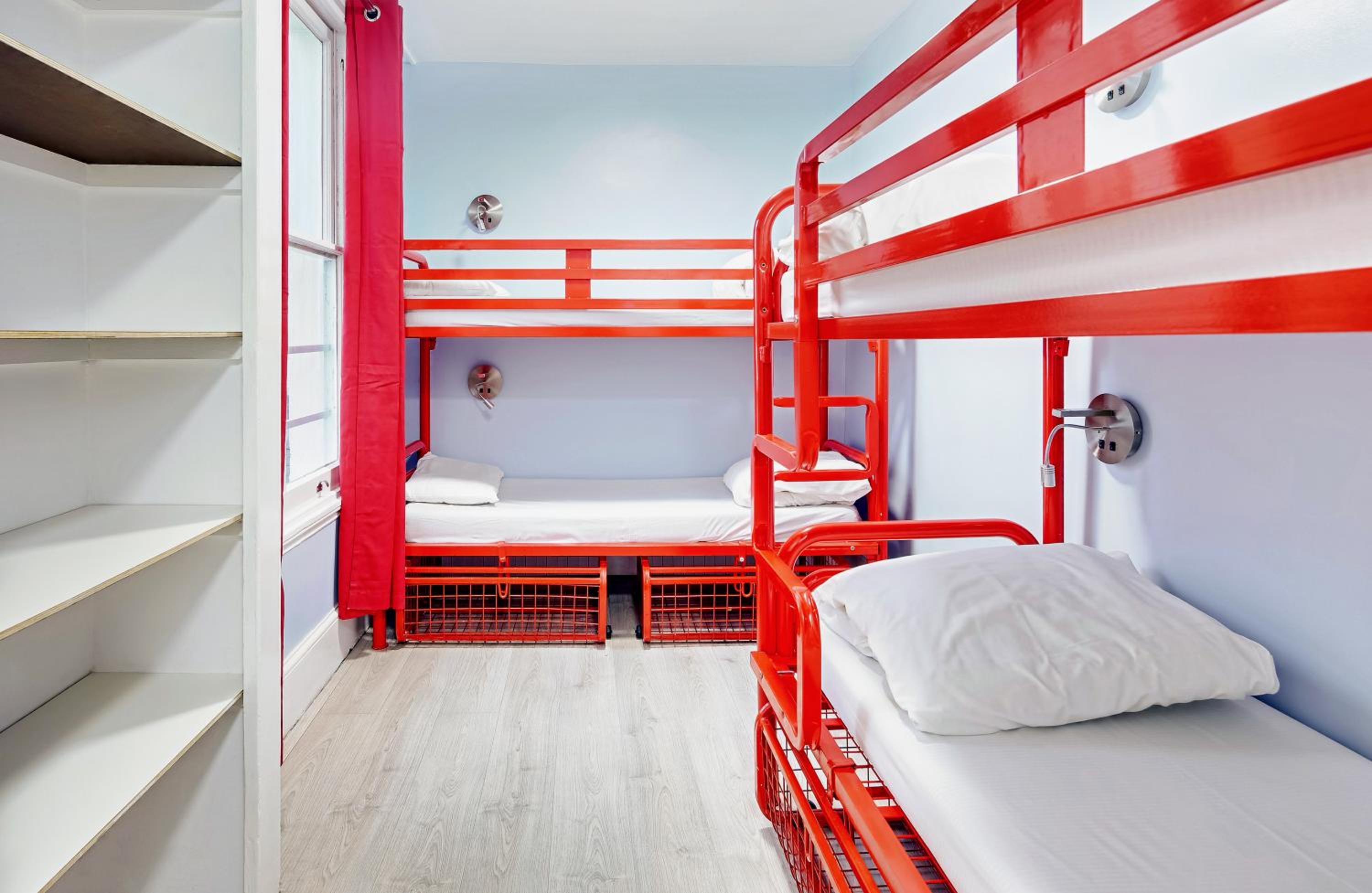 Bed in 6-Bed Mixed Dormitory Room (18–40 years) photo 1