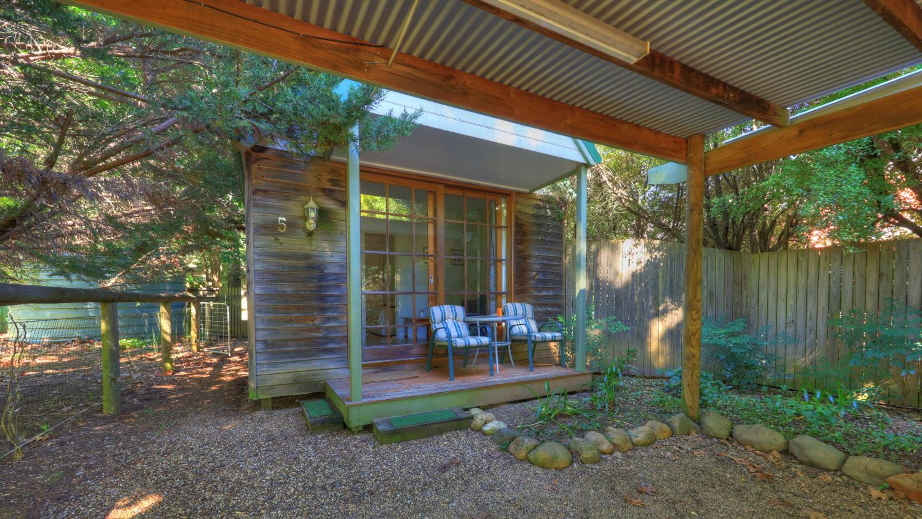 One-Bedroom Chalet (Pet Friendly) photo 3