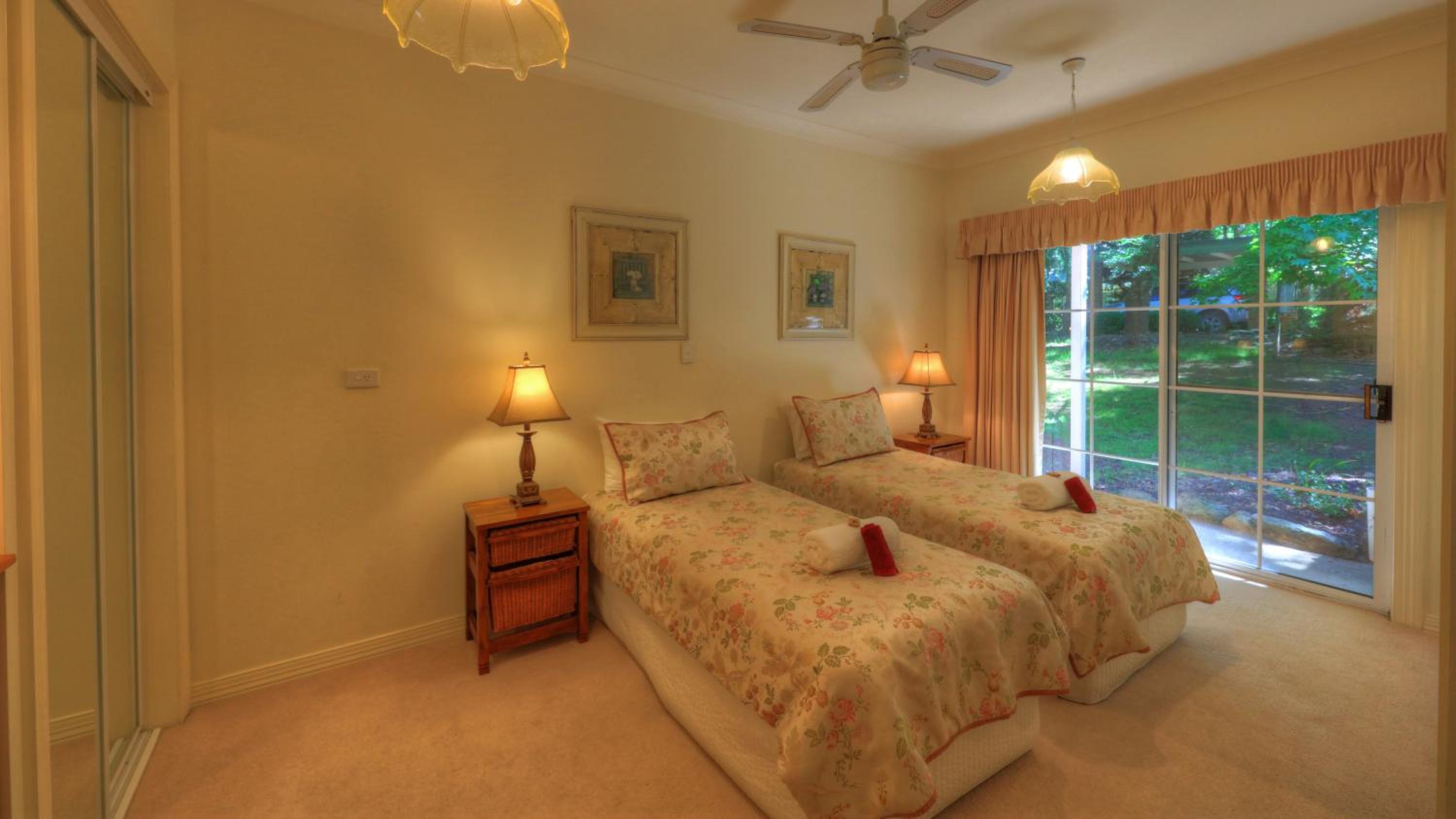 Two-Bedroom House (No pets) photo 3