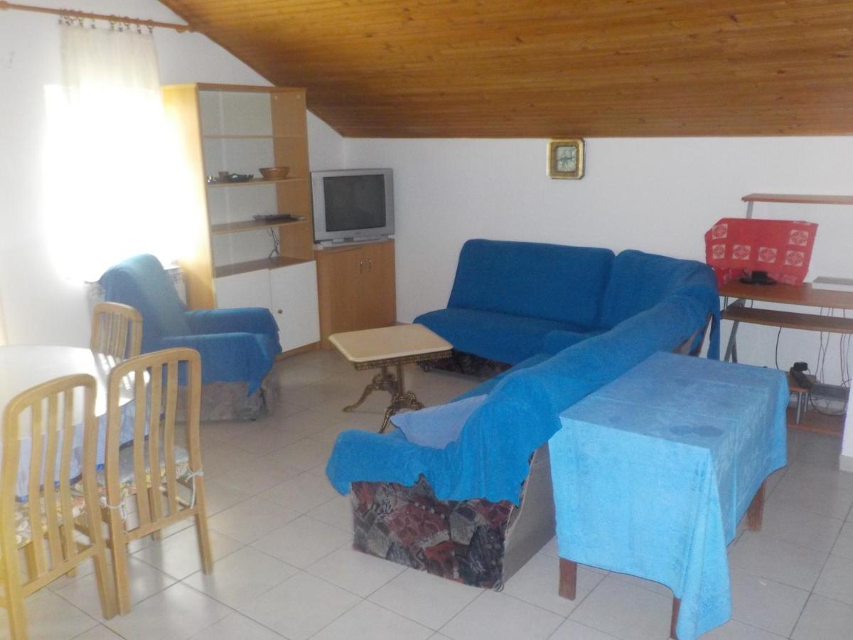 Three-Bedroom Apartment photo 2