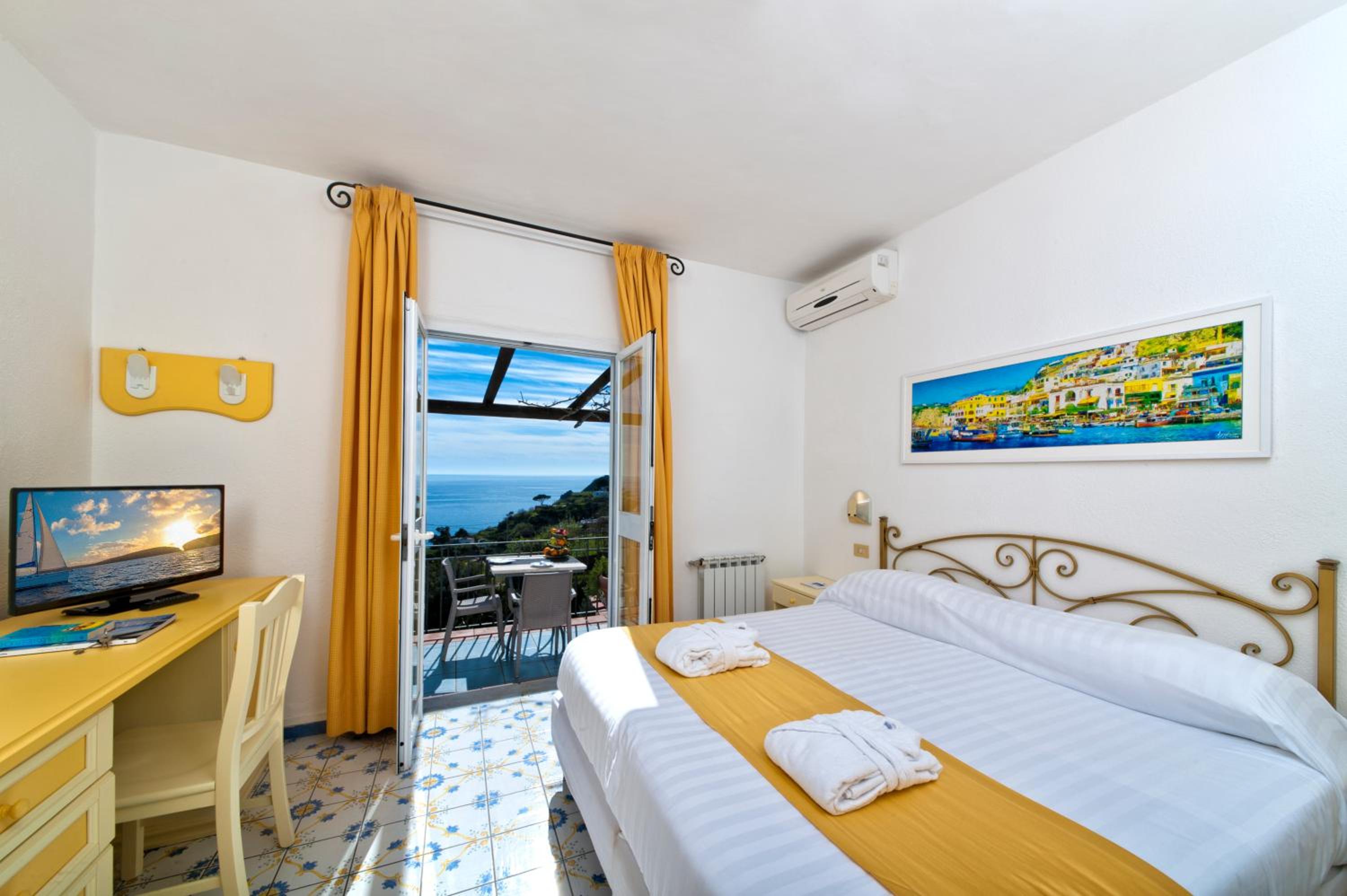 Double Or Twin Room With Panoramic View - Spa Package photo 3