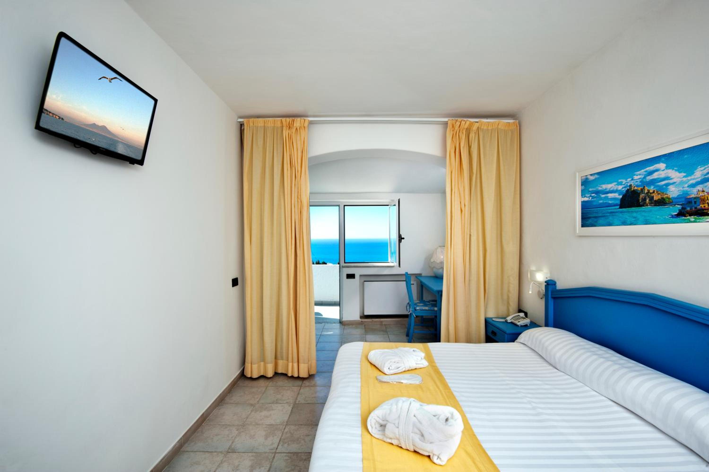 Triple Room with Sea View with Access to Thermal Park photo 2