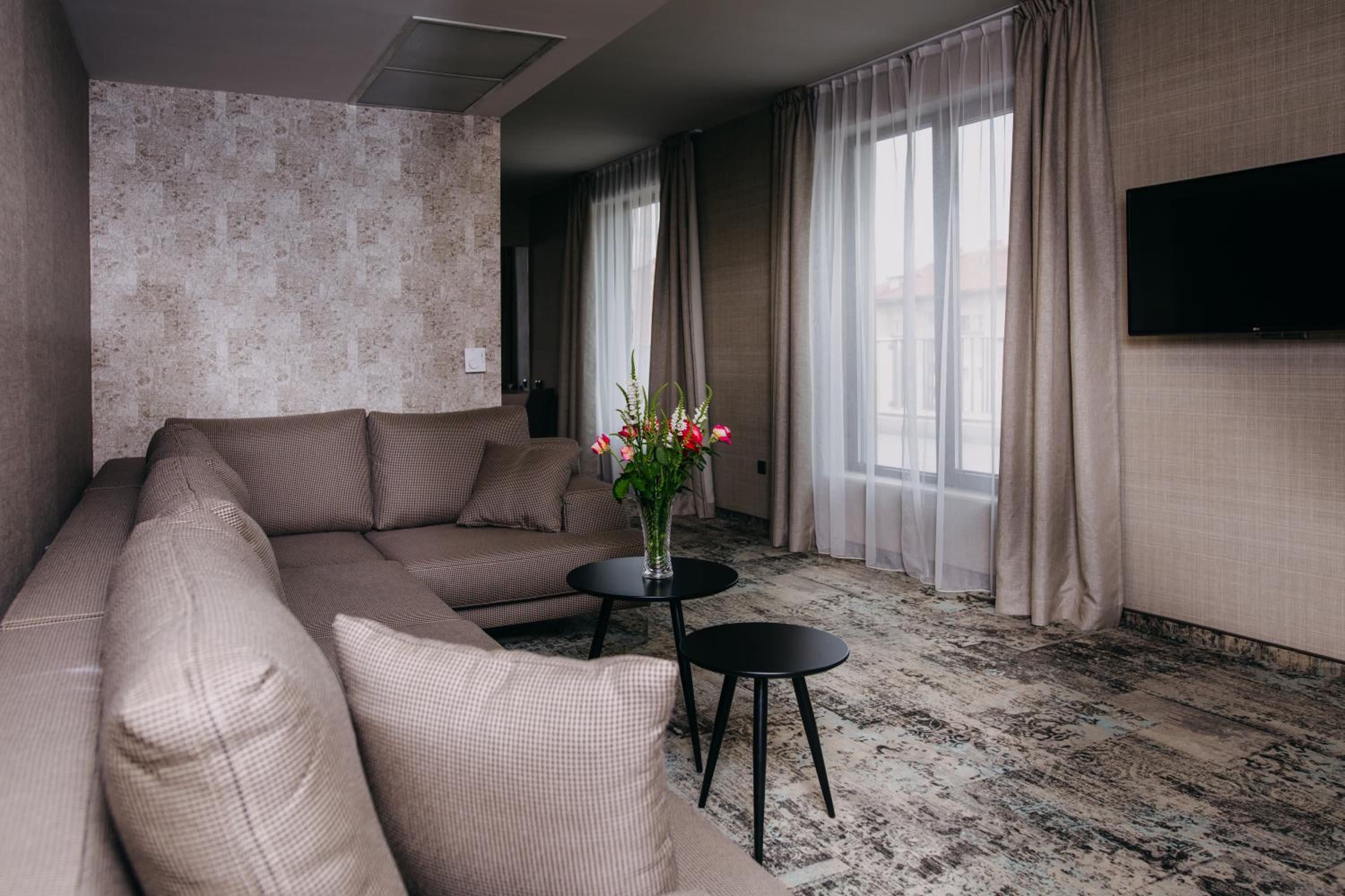 Deluxe Apartment photo 2