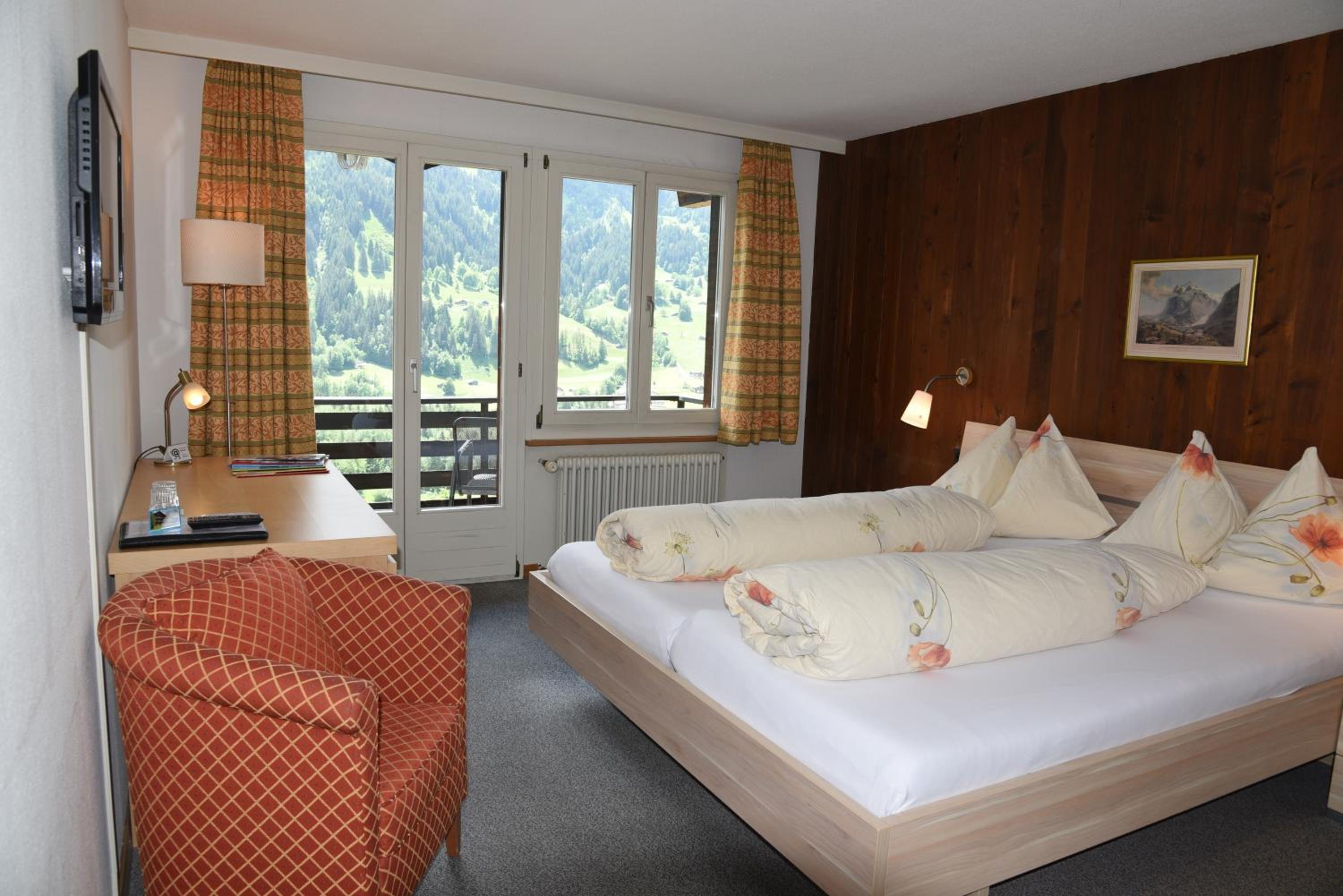Double Room with Balcony and Eigerview photo 2
