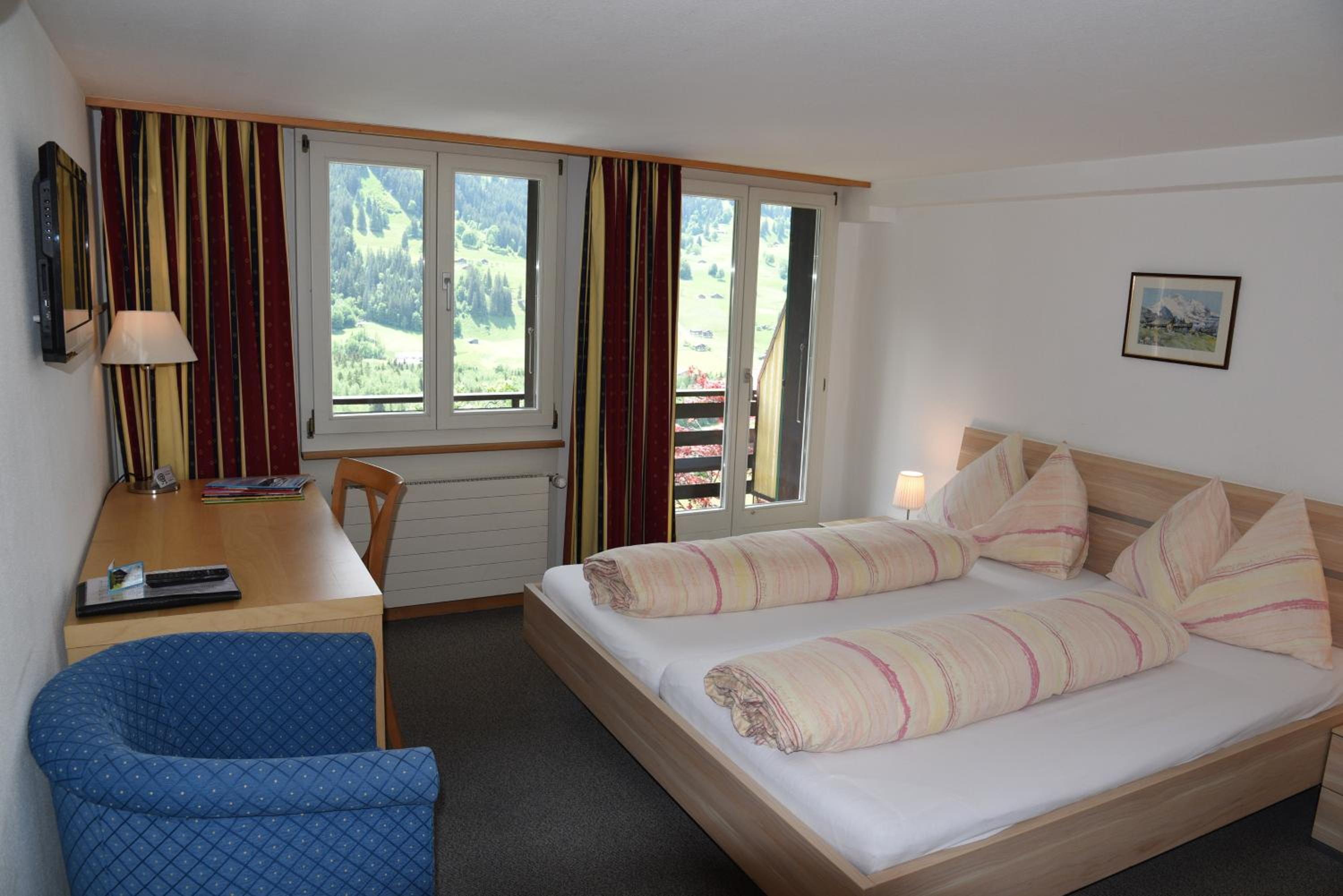Double Room with Balcony and Eigerview photo 3