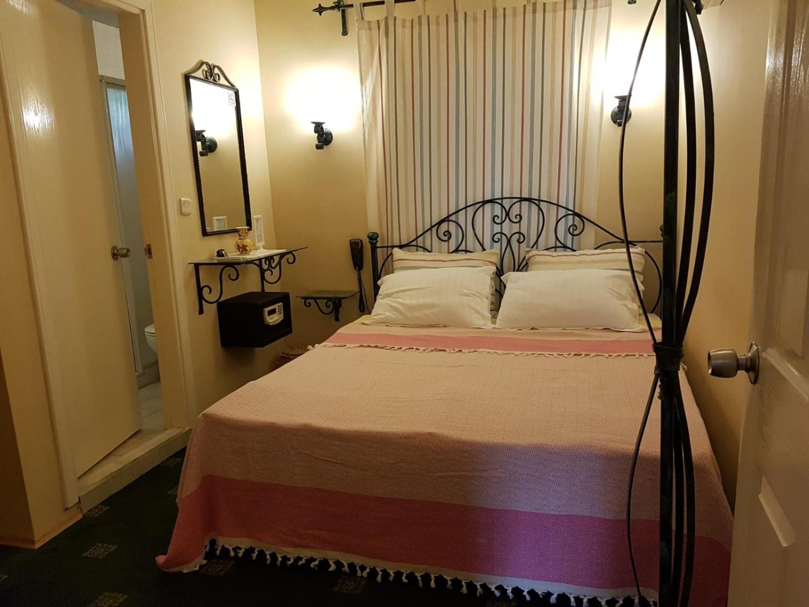 Economy Double Room photo 2