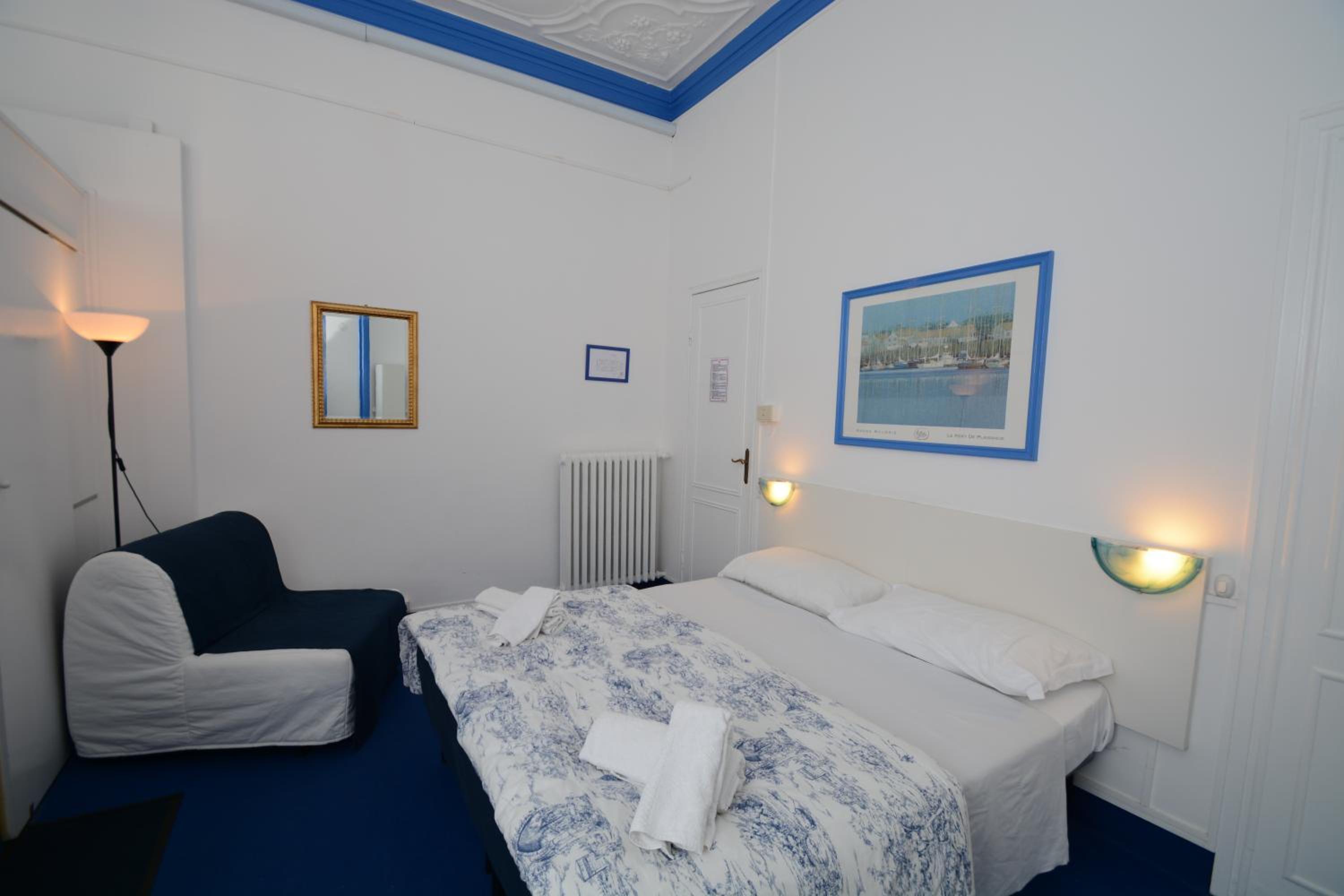 Standard Double or Twin Room photo 3